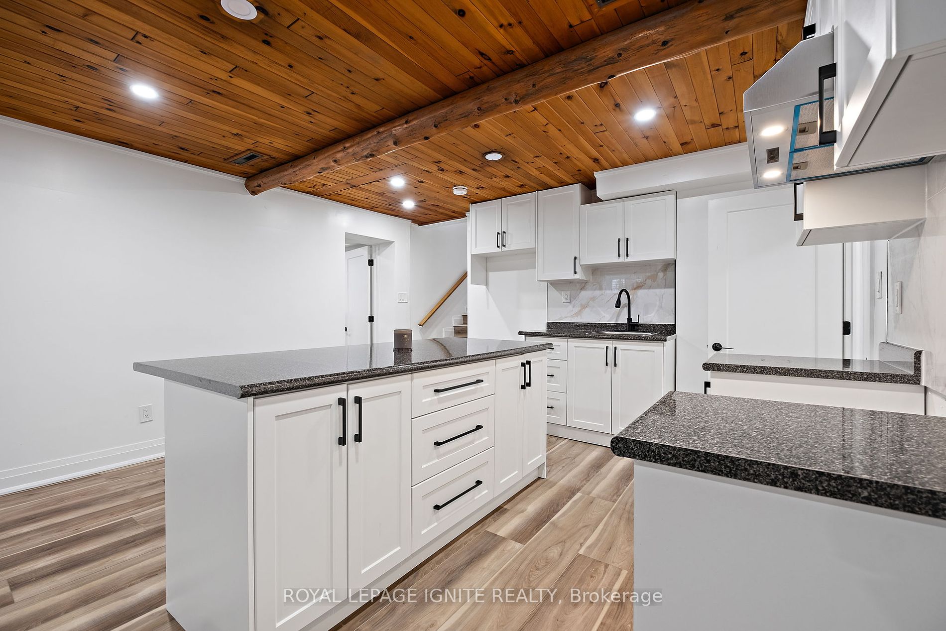 180 Glenwood Crescent