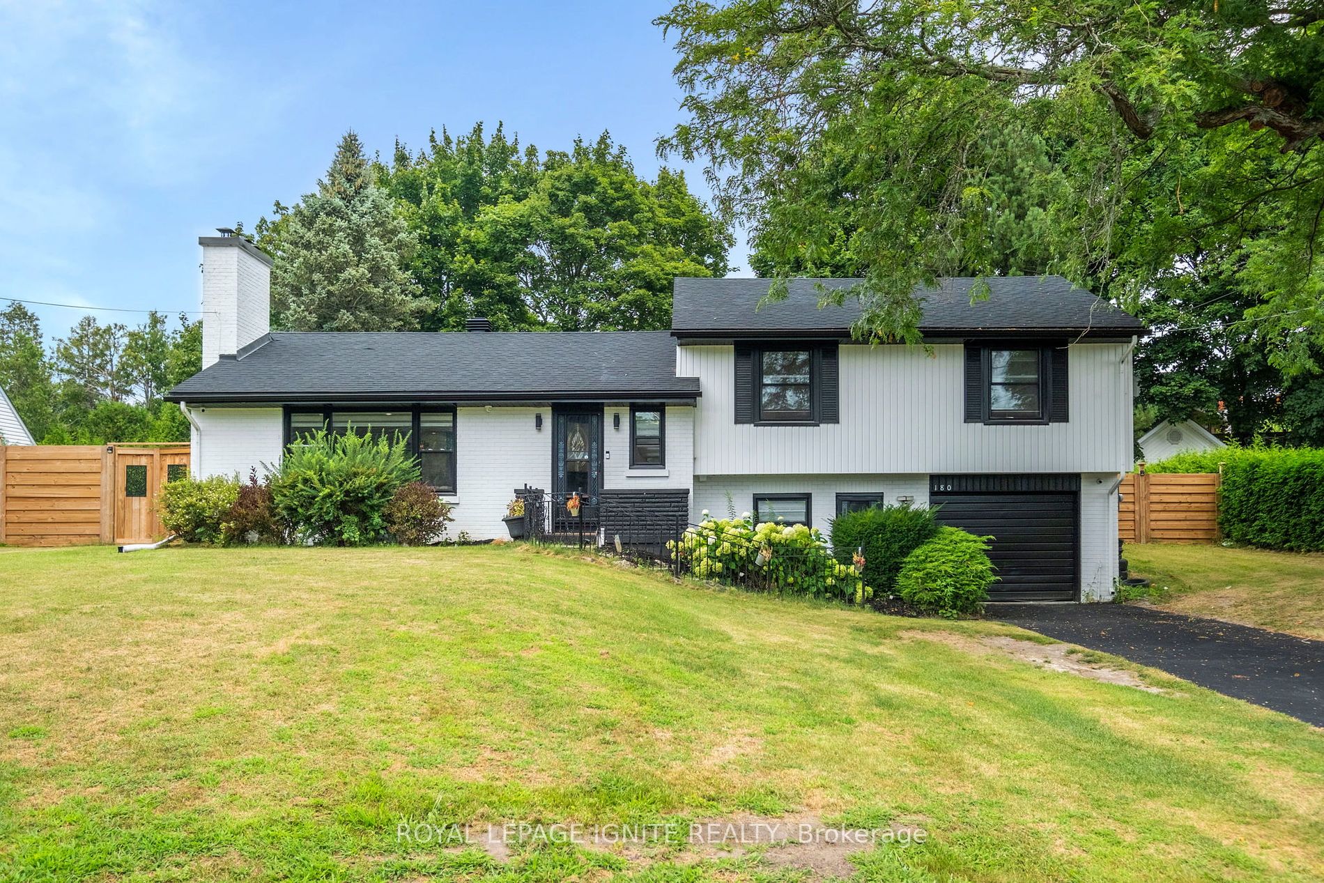 180 Glenwood Crescent
