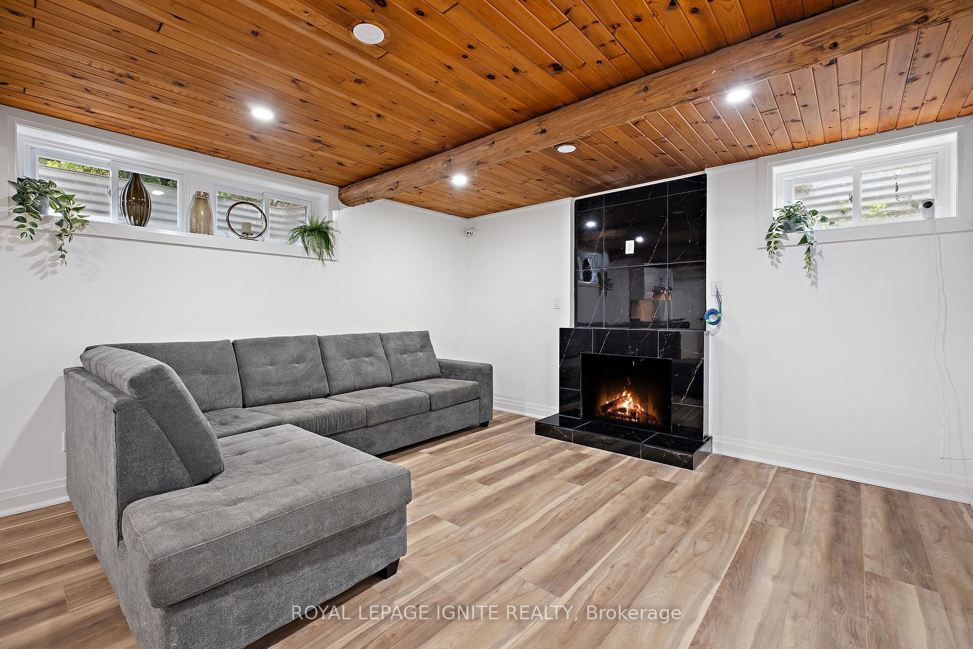 180 Glenwood Crescent