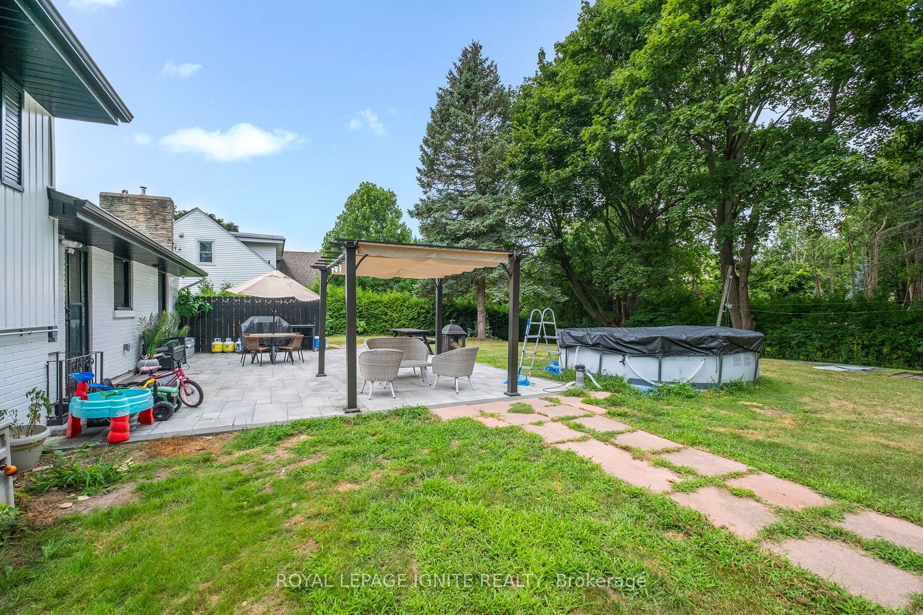 180 Glenwood Crescent