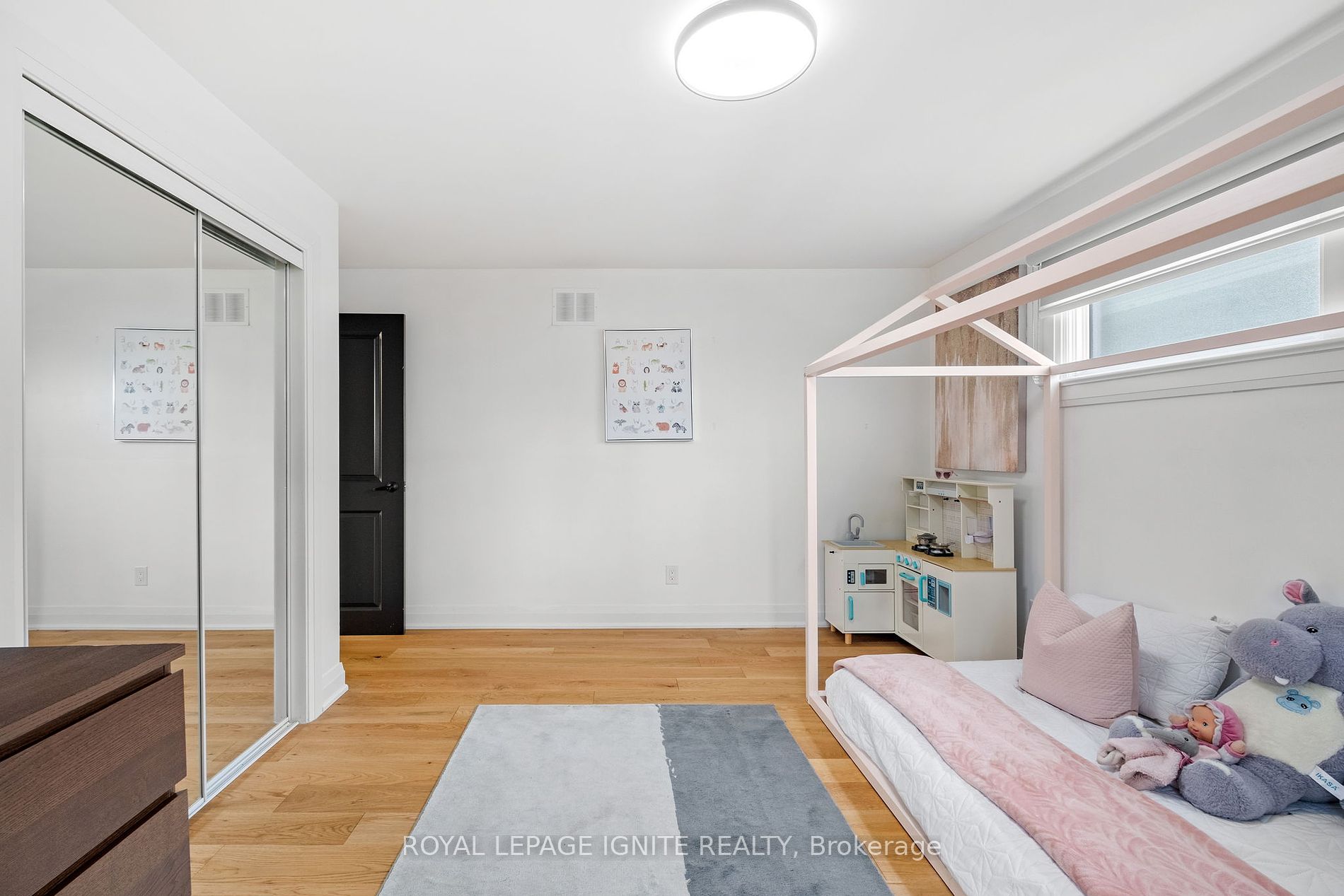 180 Glenwood Crescent