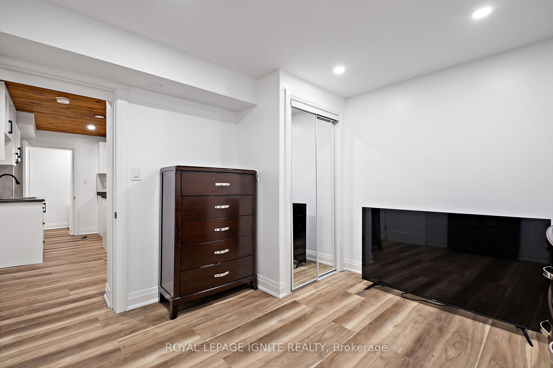 180 Glenwood Crescent