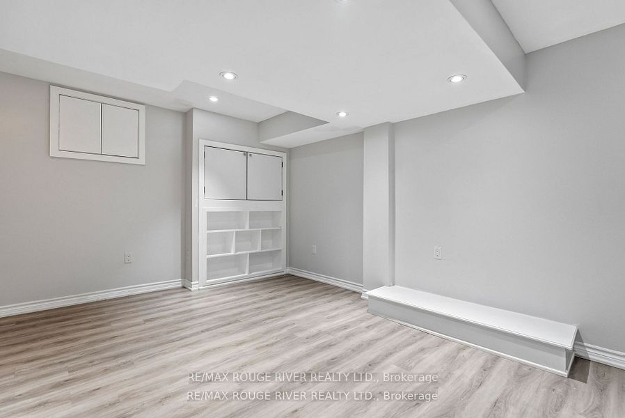 113 Meadowview Blvd