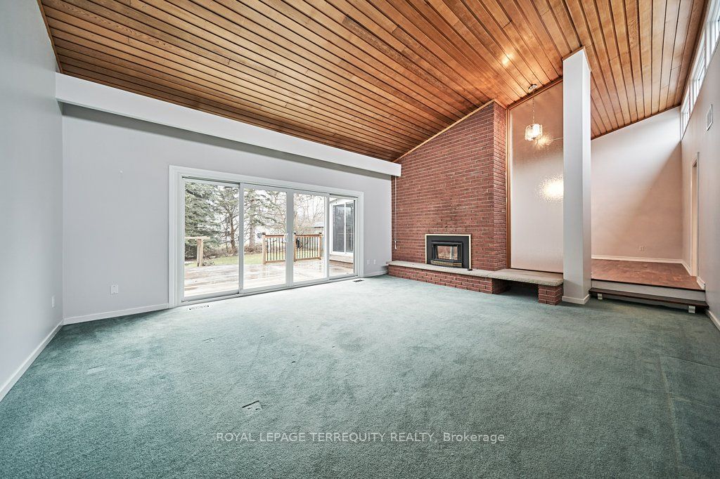 83 Sherwood Road E