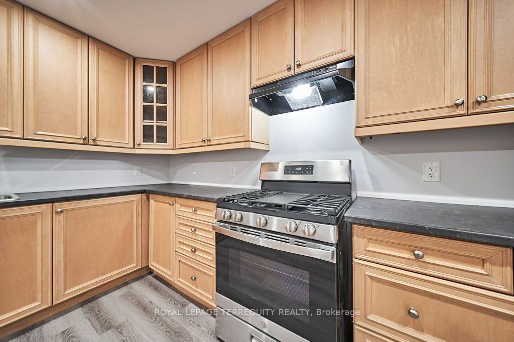 83 Sherwood Road E