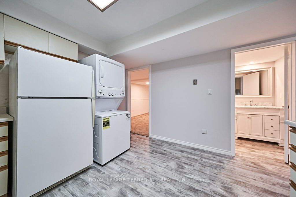 83 Sherwood Road E