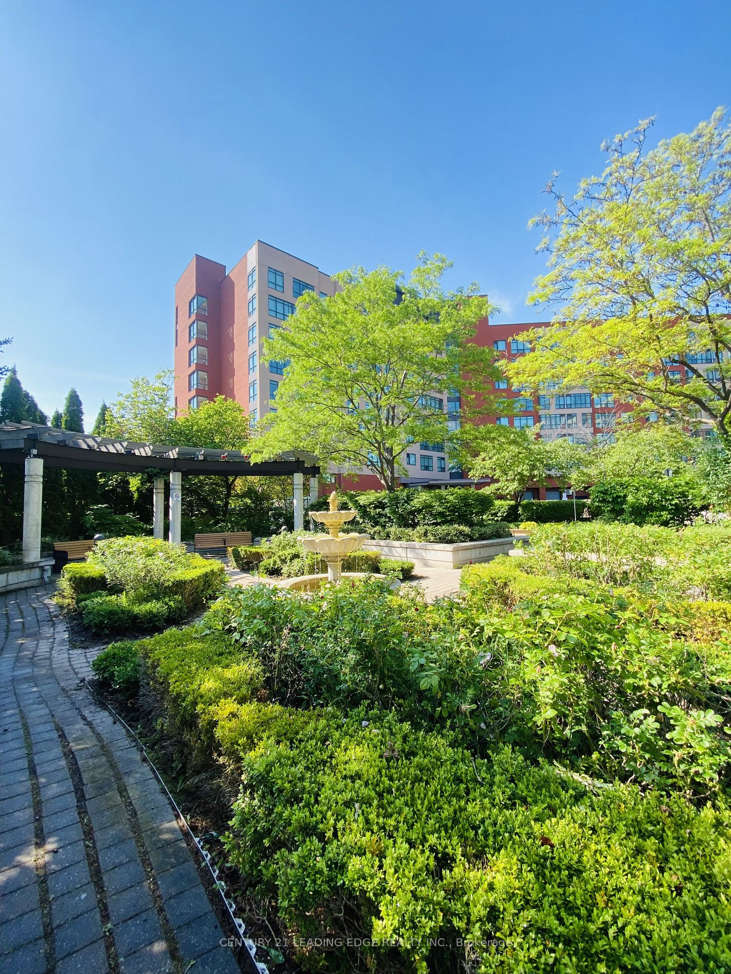 90 SCOTTFIELD Drive, #306