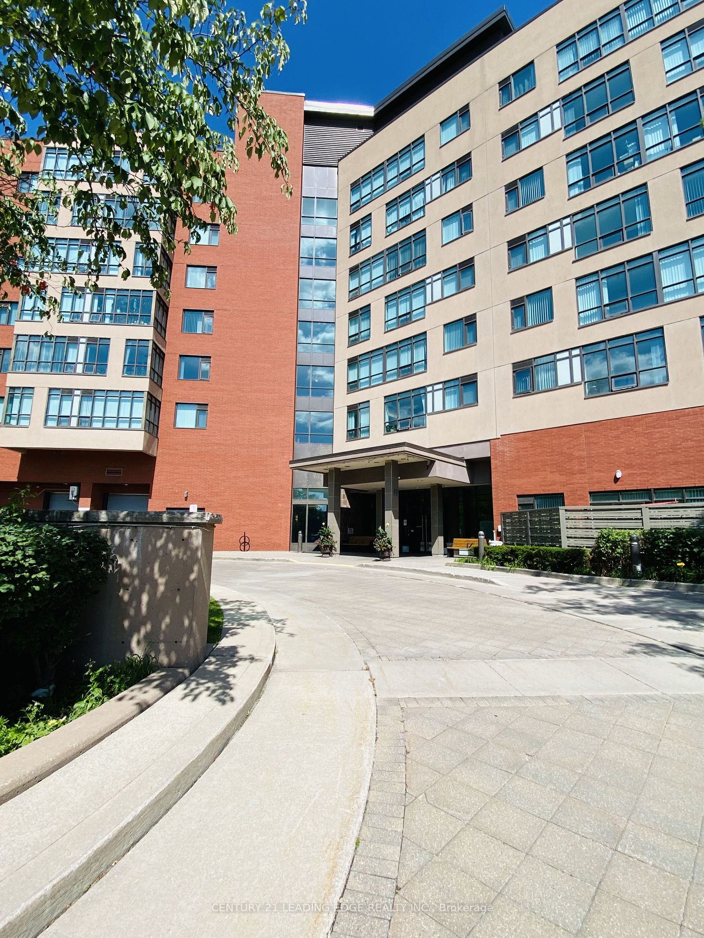 90 SCOTTFIELD Drive, #306