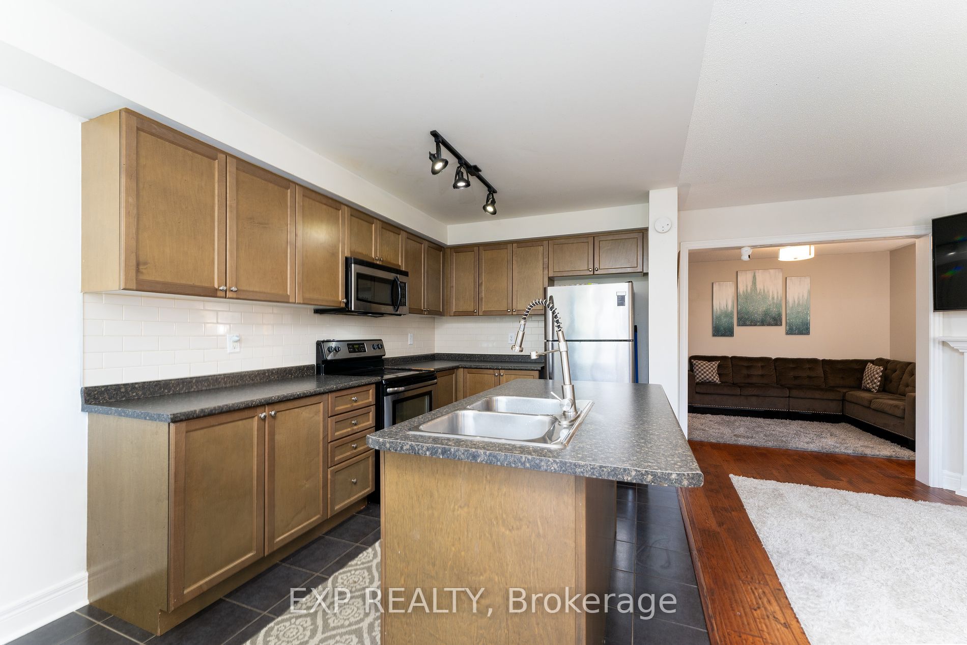 164 Dewell Crescent