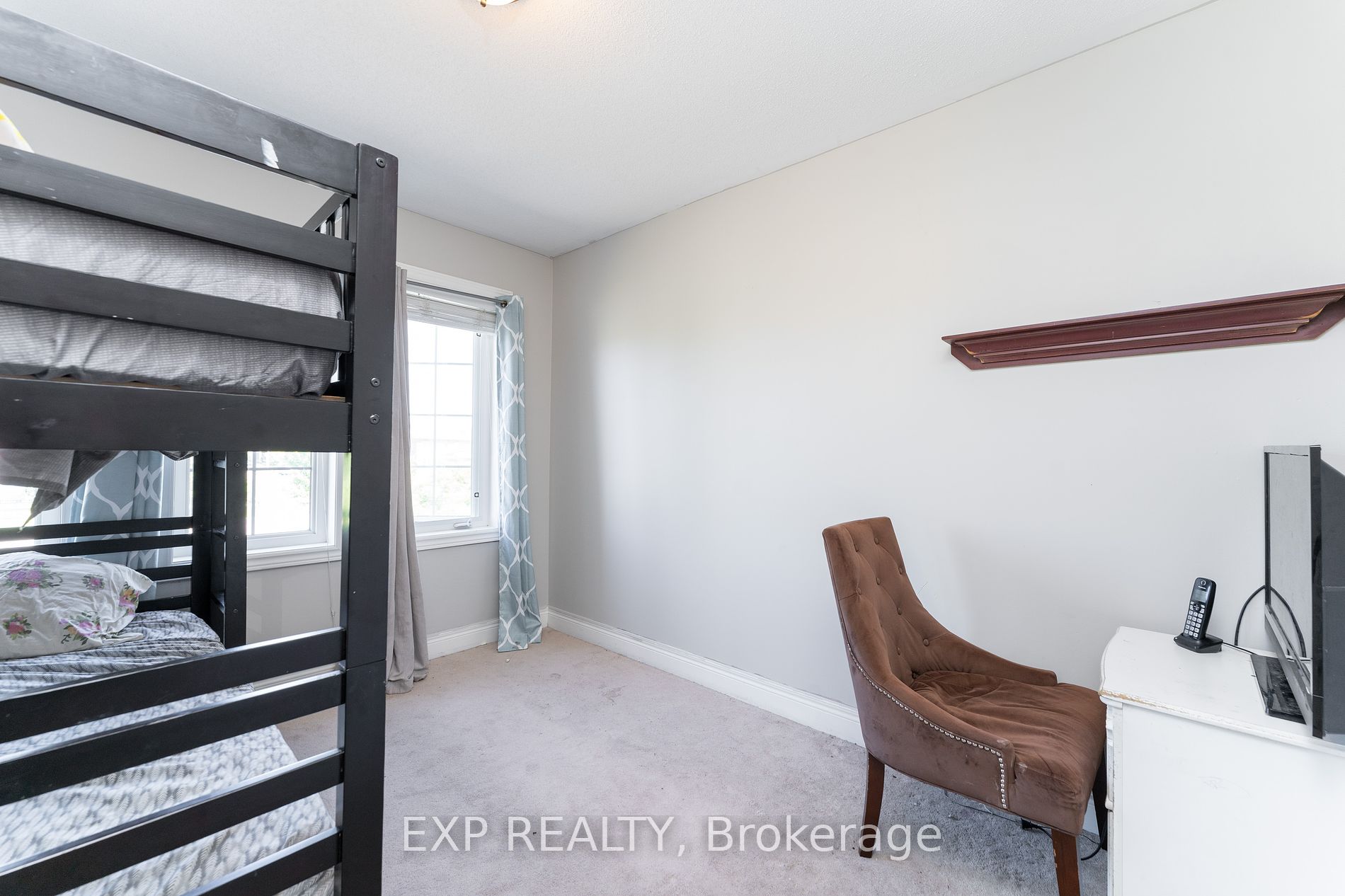 164 Dewell Crescent