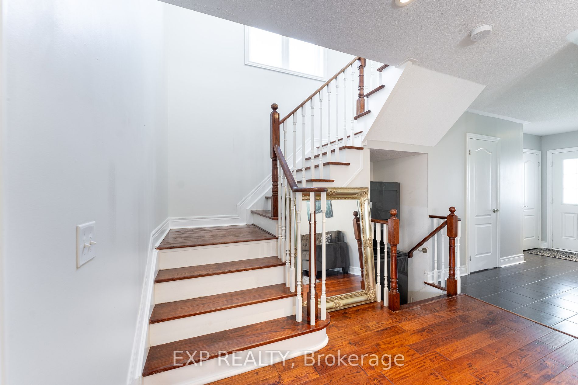 164 Dewell Crescent