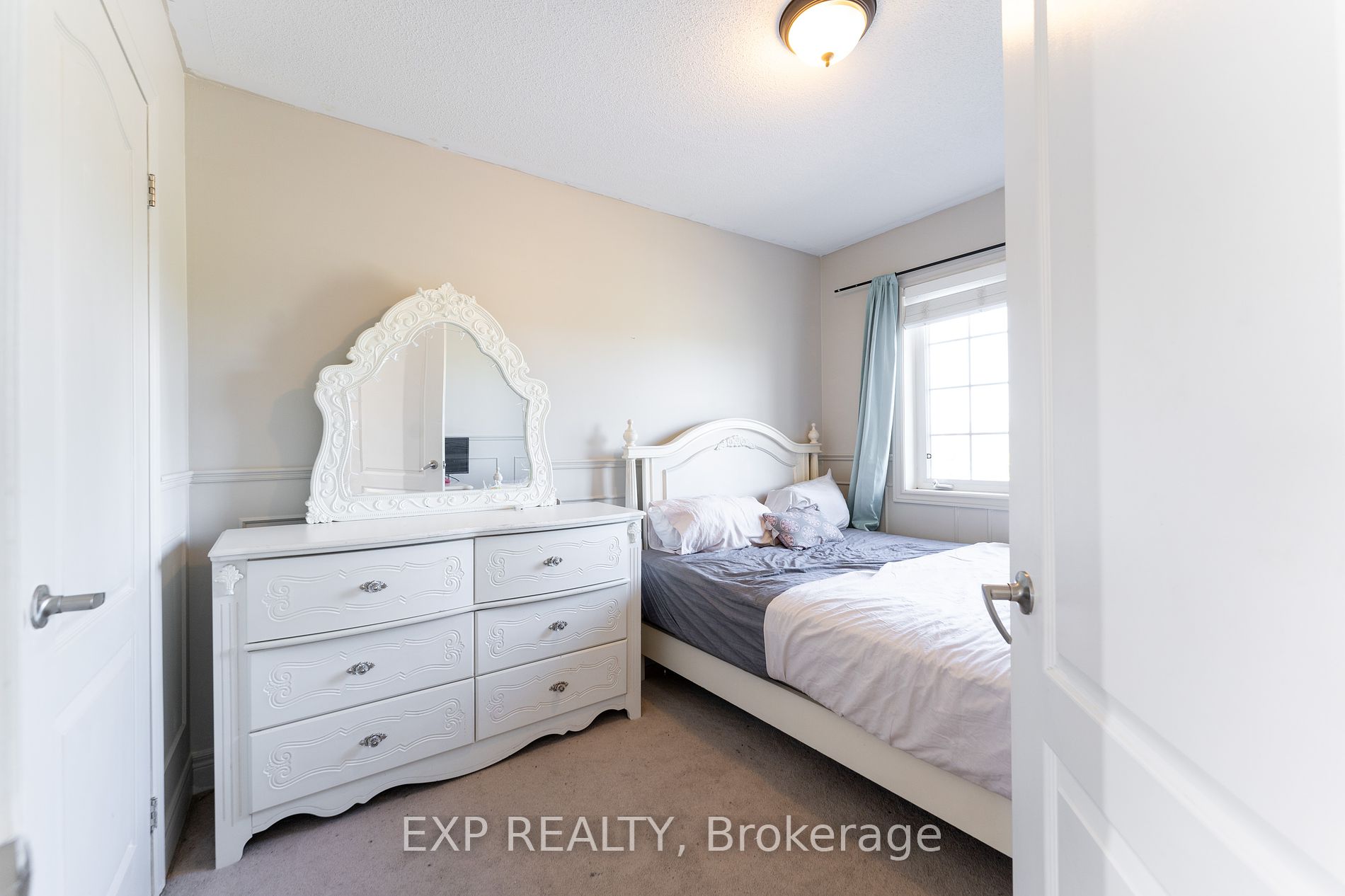 164 Dewell Crescent