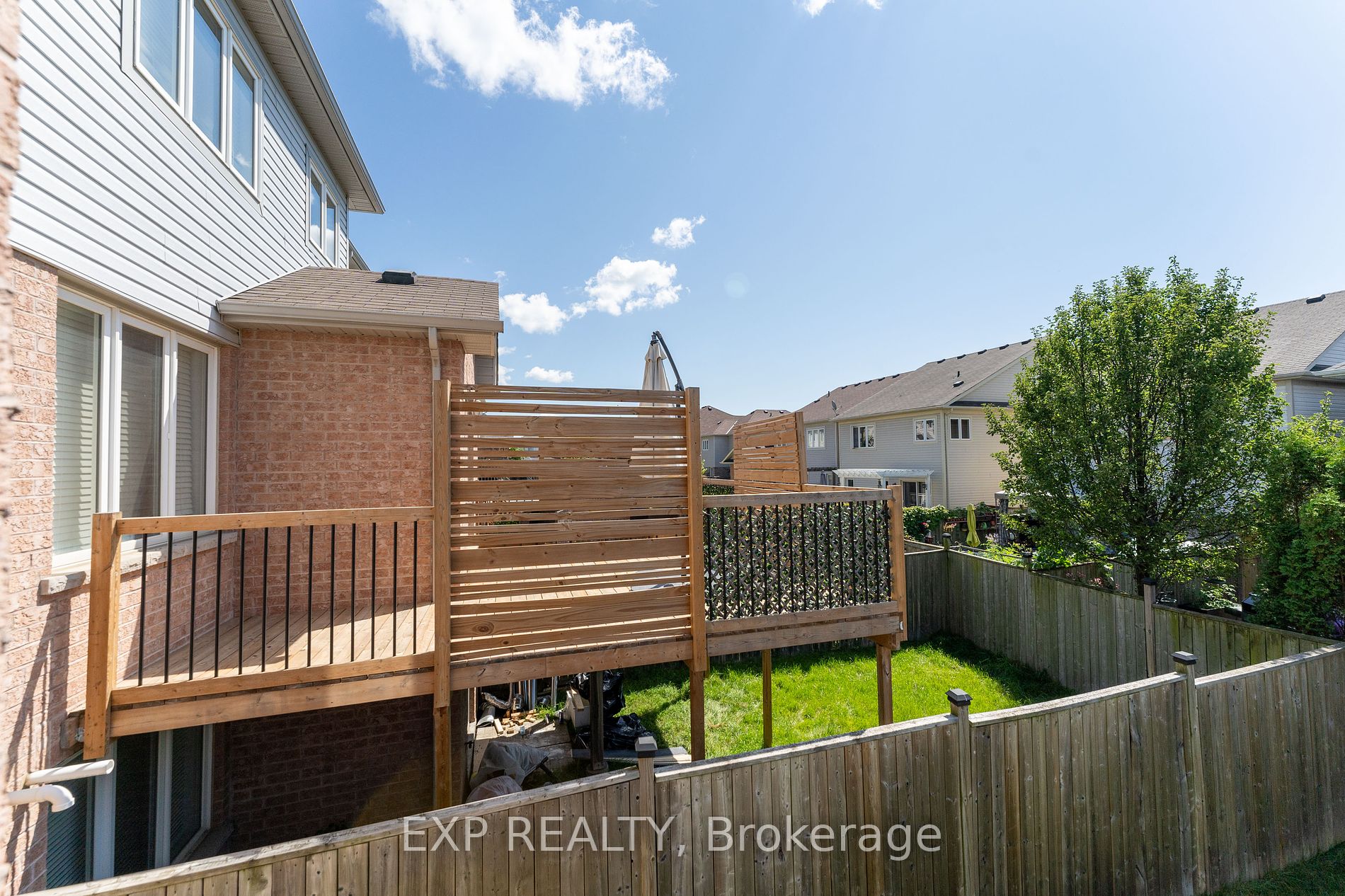 164 Dewell Crescent