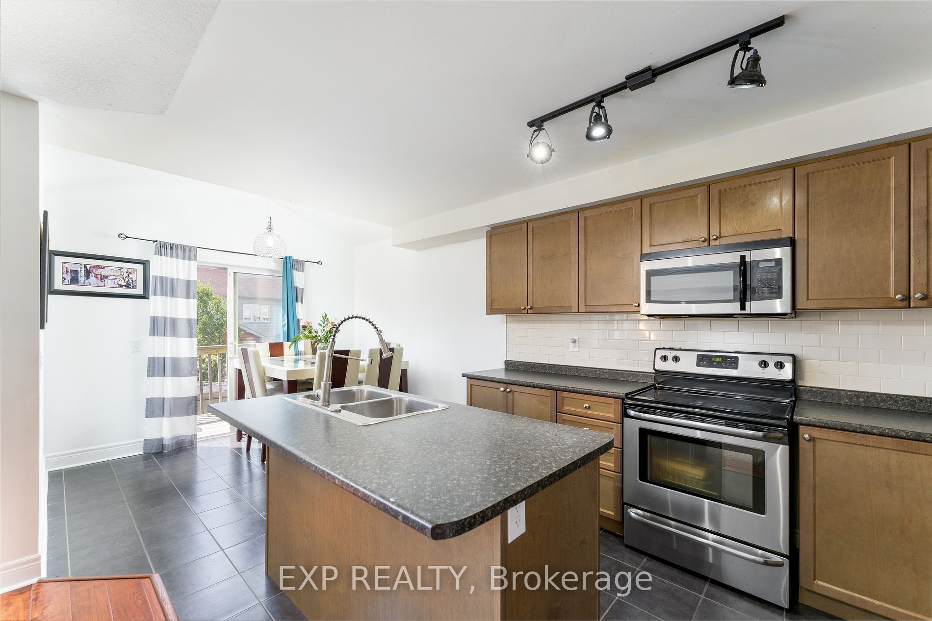 164 Dewell Crescent