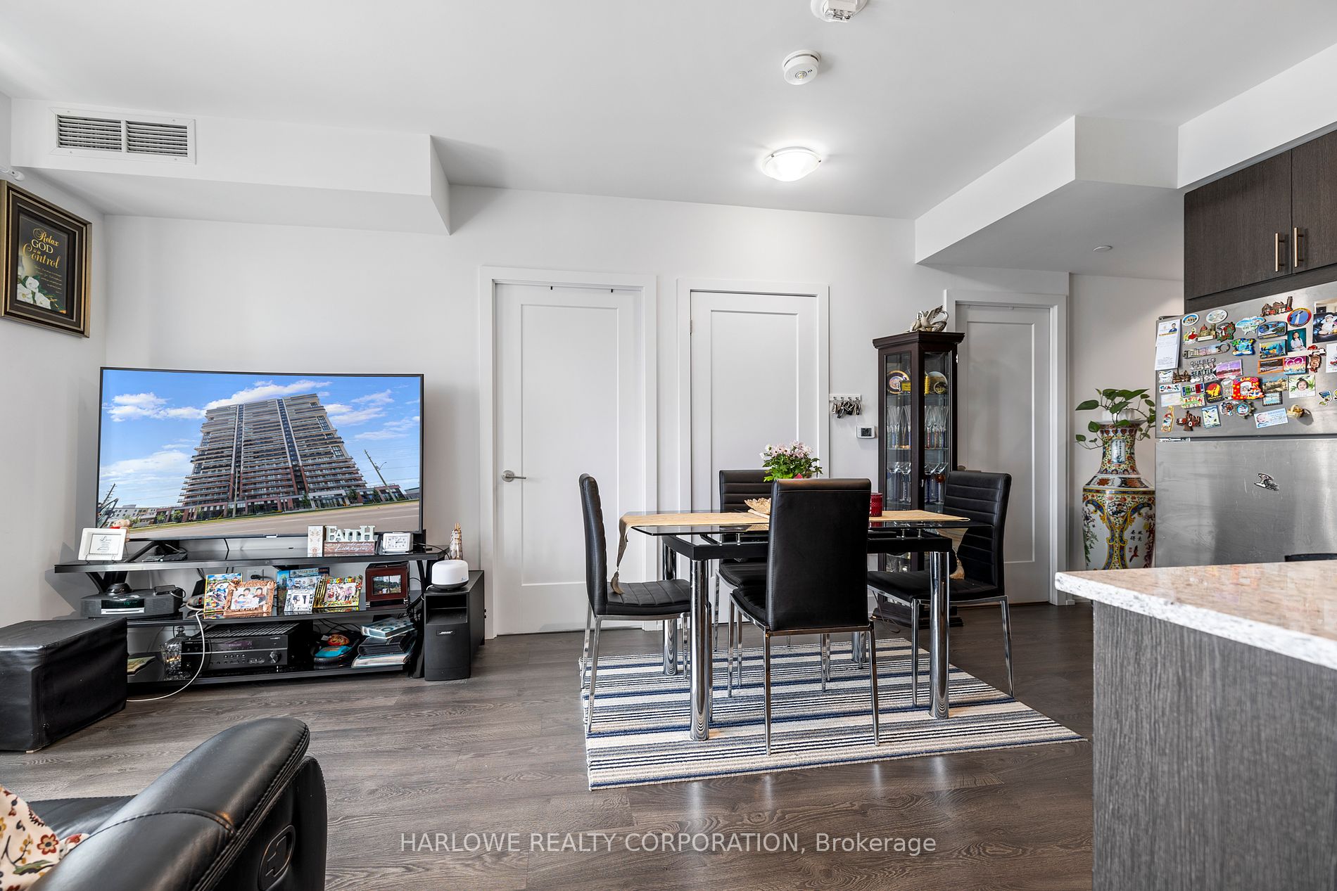 2550 Simcoe Street N, #2516