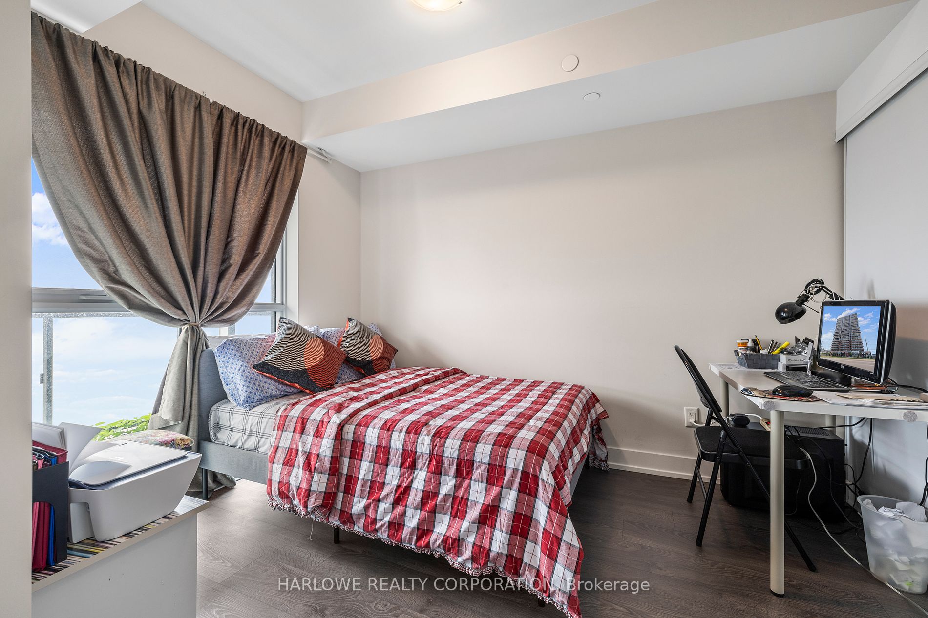 2550 Simcoe Street N, #2516
