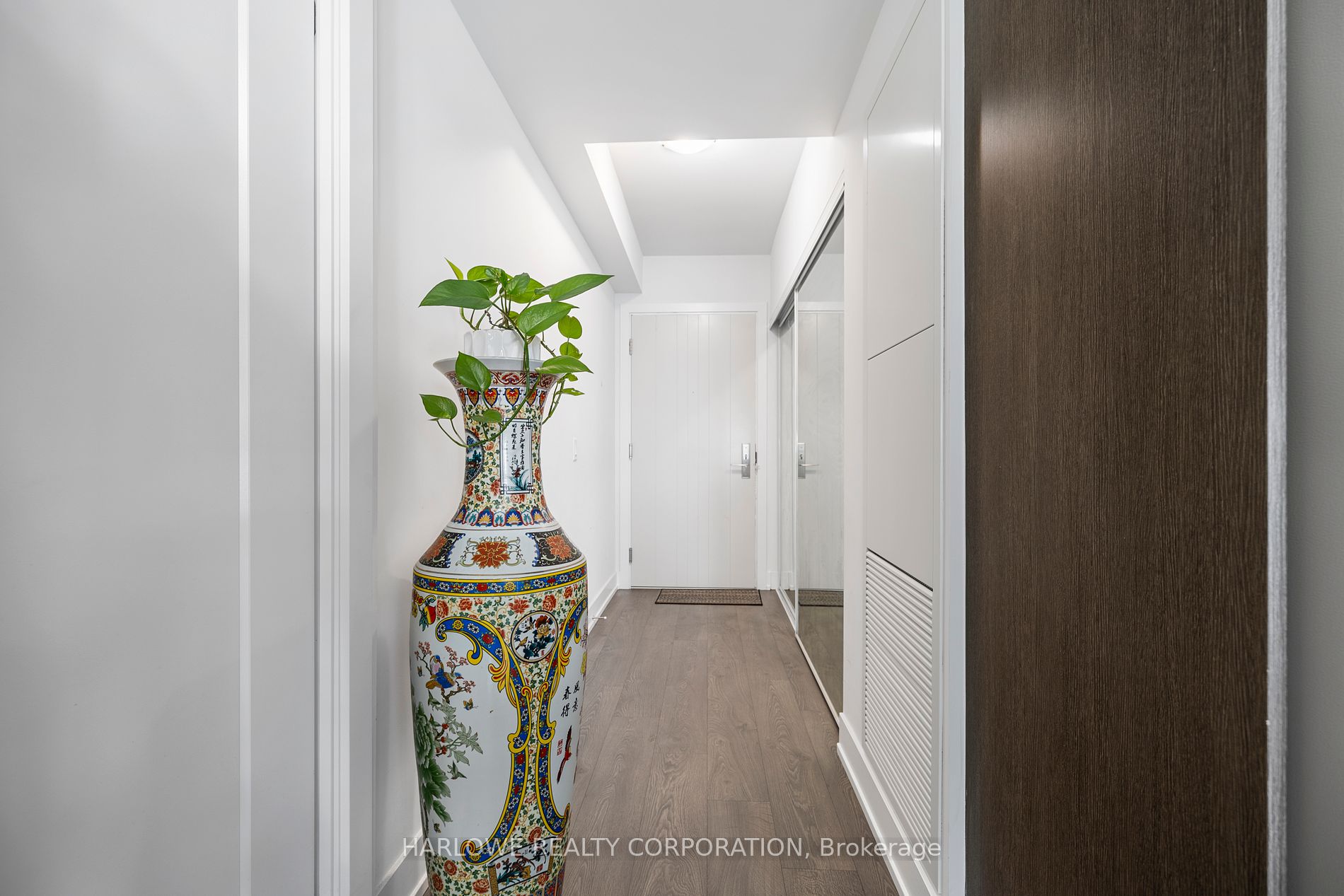 2550 Simcoe Street N, #2516