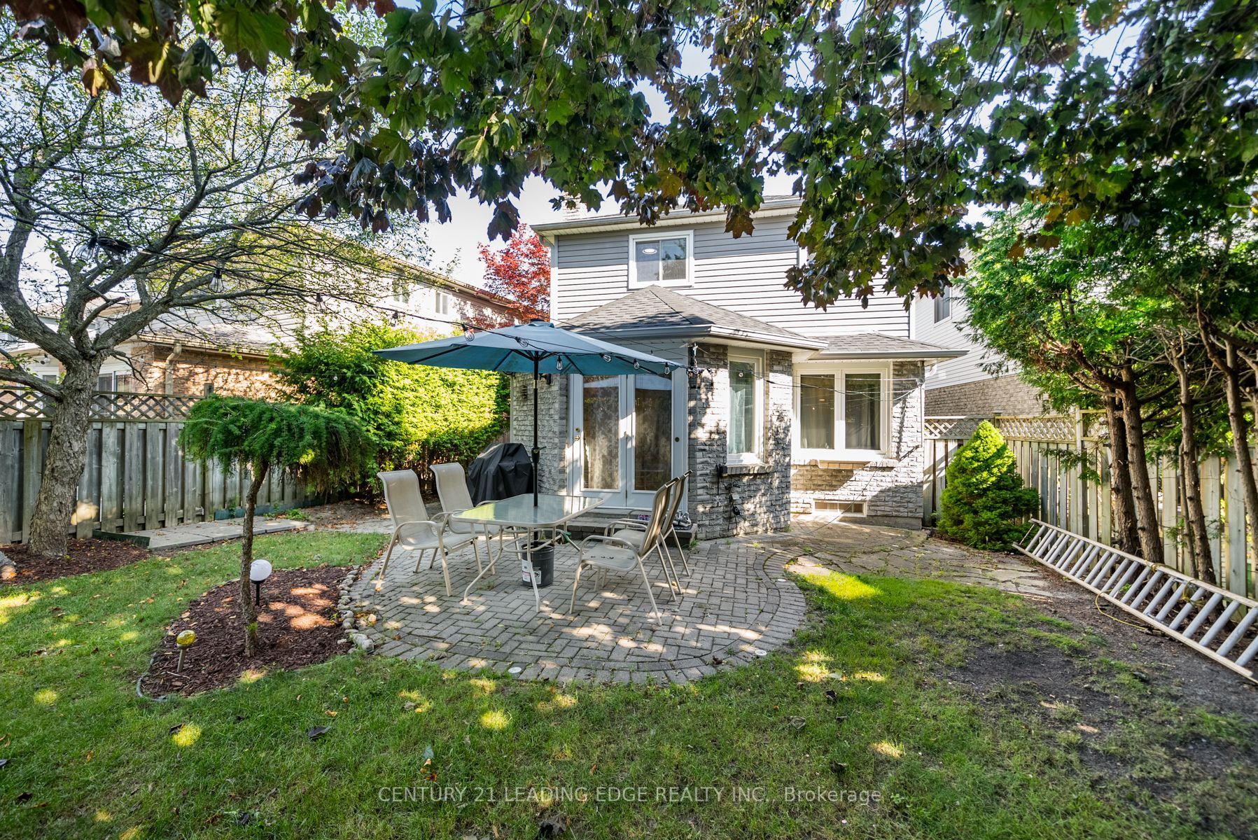 880 Castlegrove Avenue