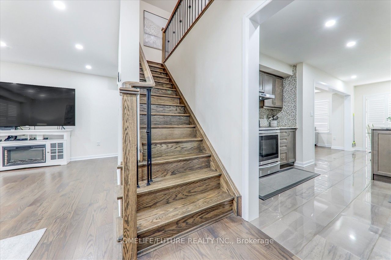 2412 Fall Harvest Cres