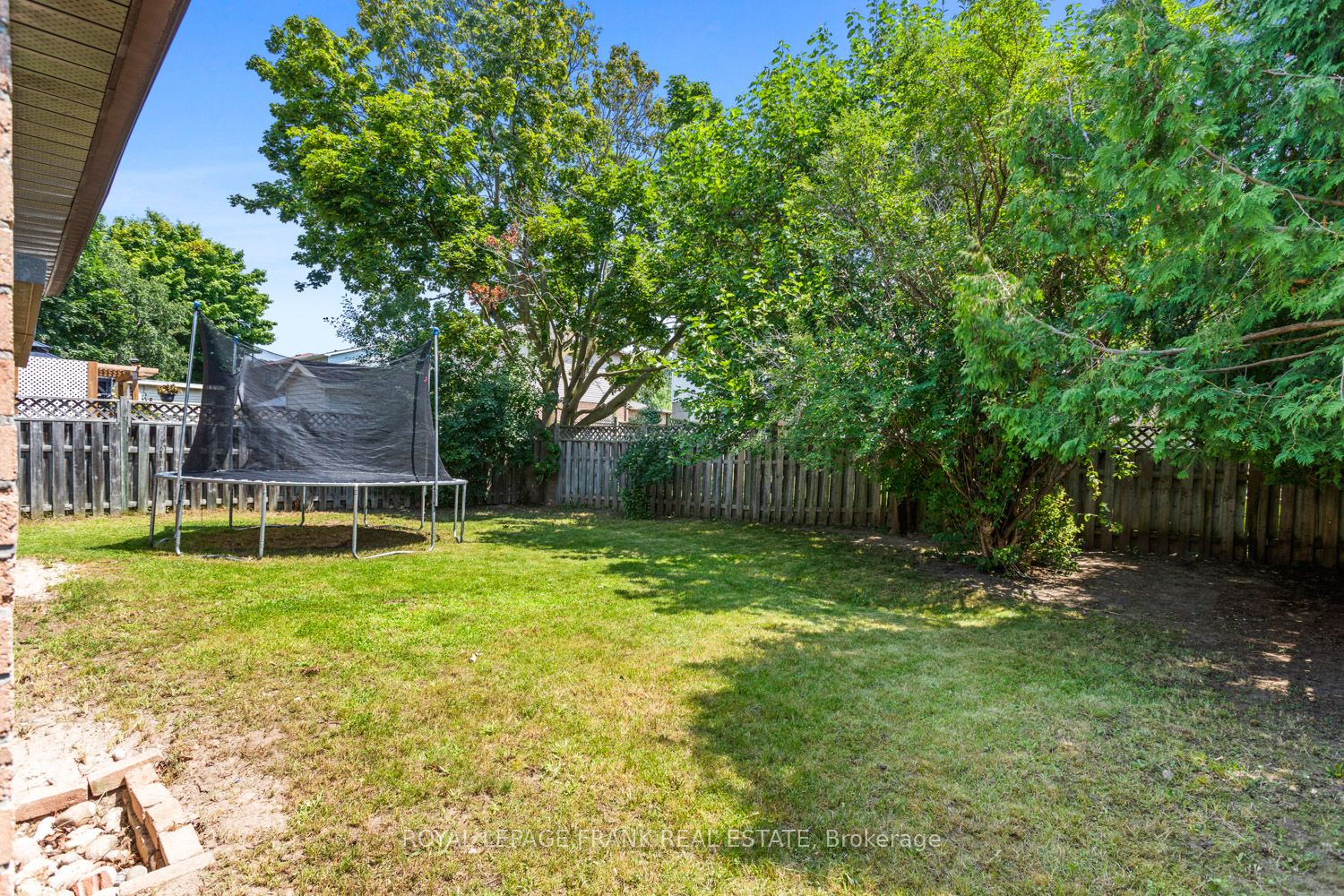 887 Lavis Court