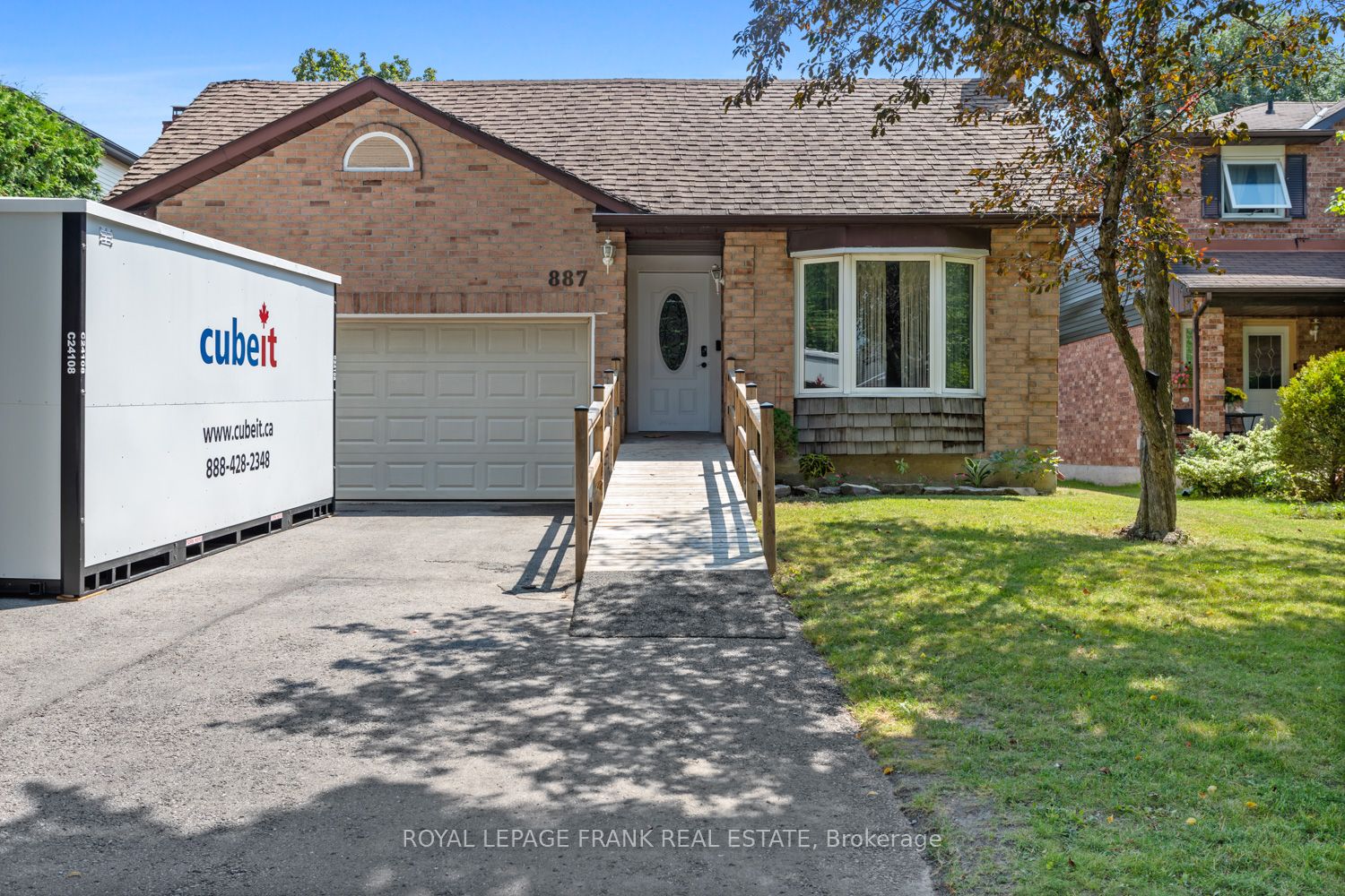 887 Lavis Court