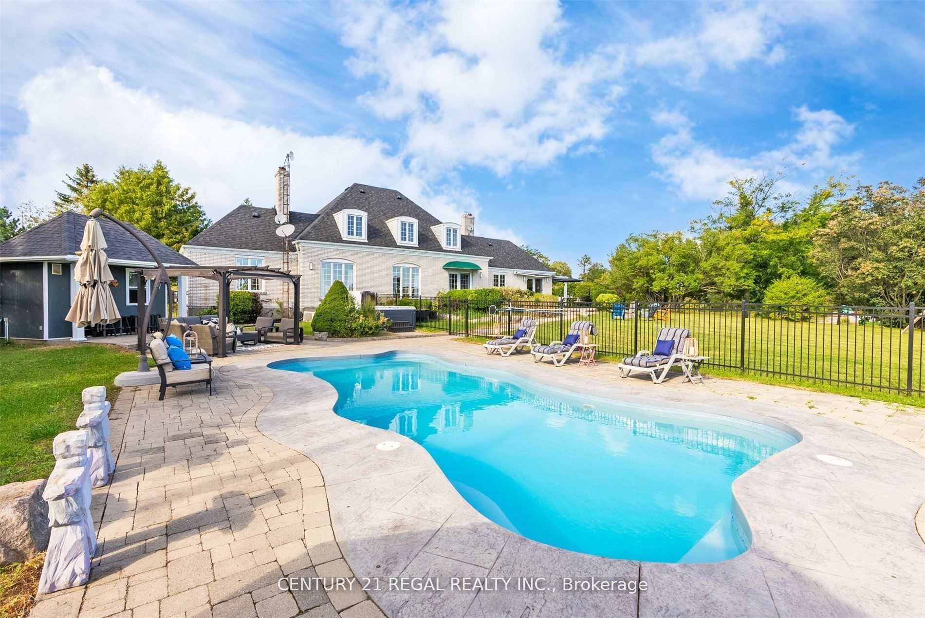 815 Coates Road W