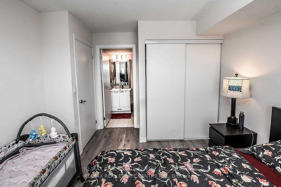 2150 Lawrence Ave, #509