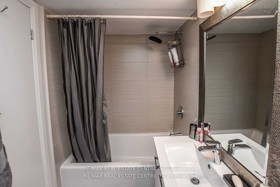 2150 Lawrence Ave, #509