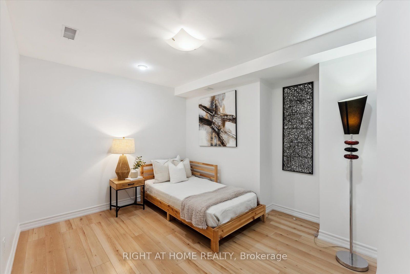 7 Carl Raby St