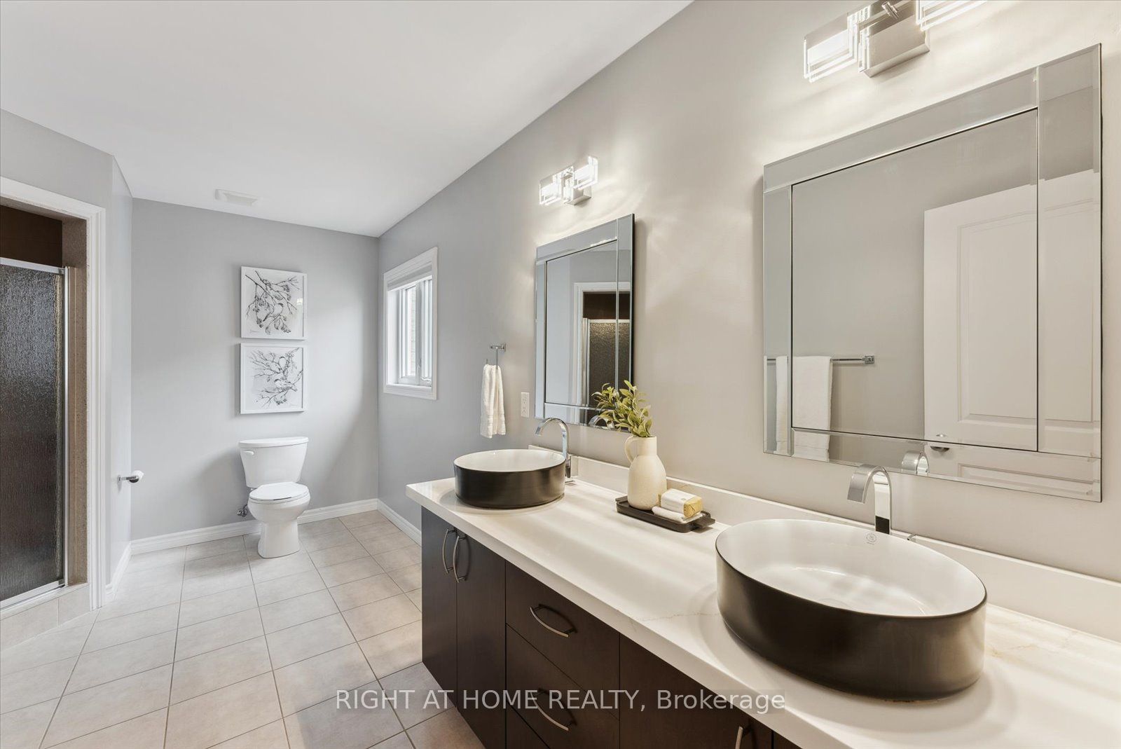 7 Carl Raby St