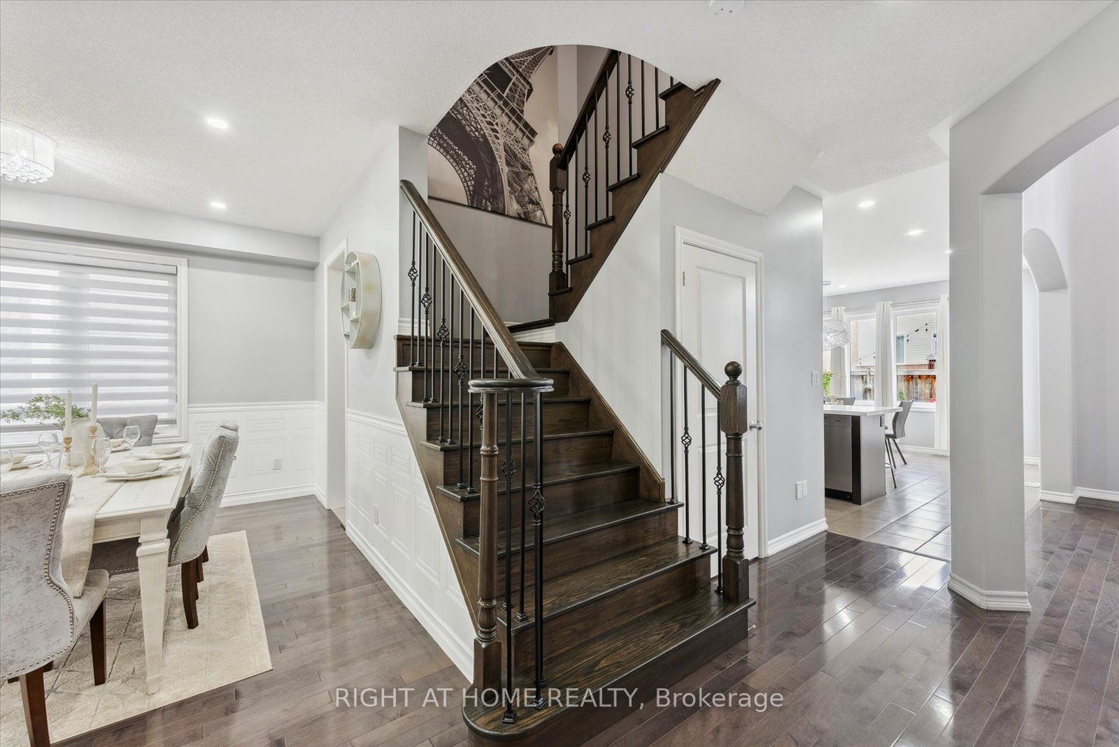 7 Carl Raby St