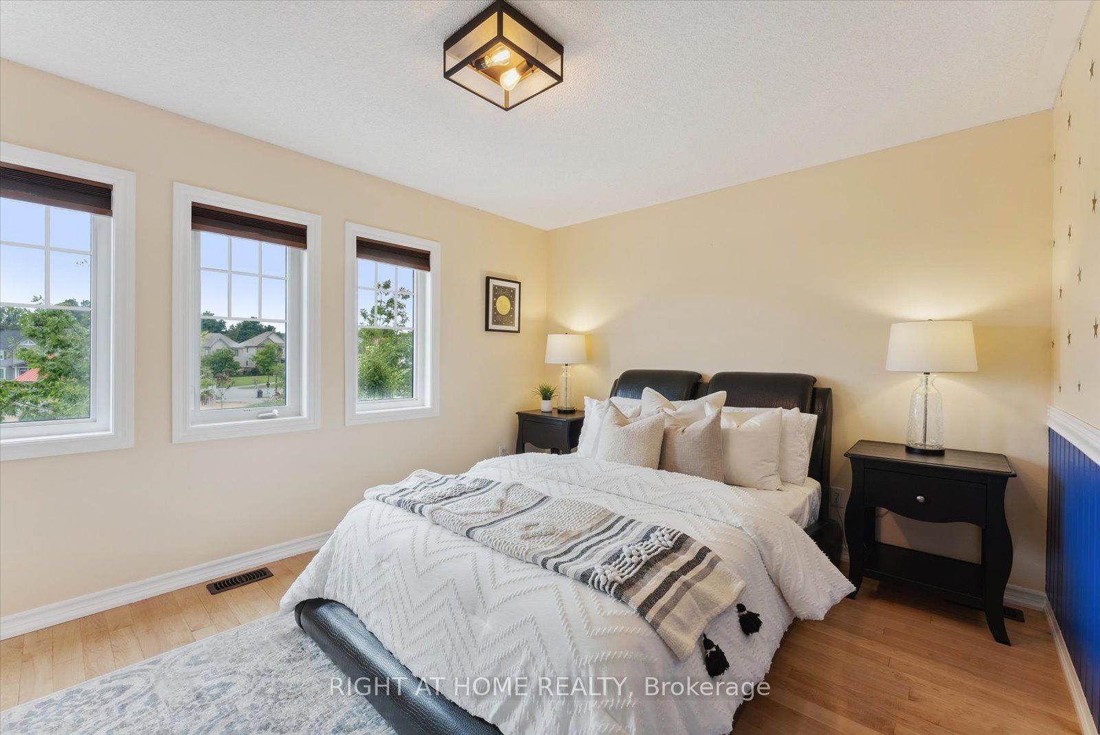 7 Carl Raby St