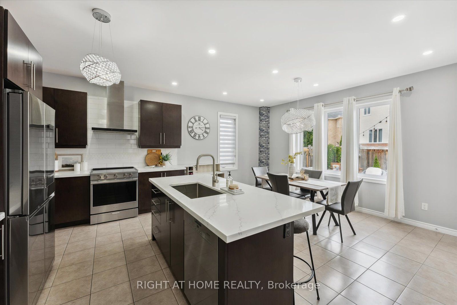 7 Carl Raby St