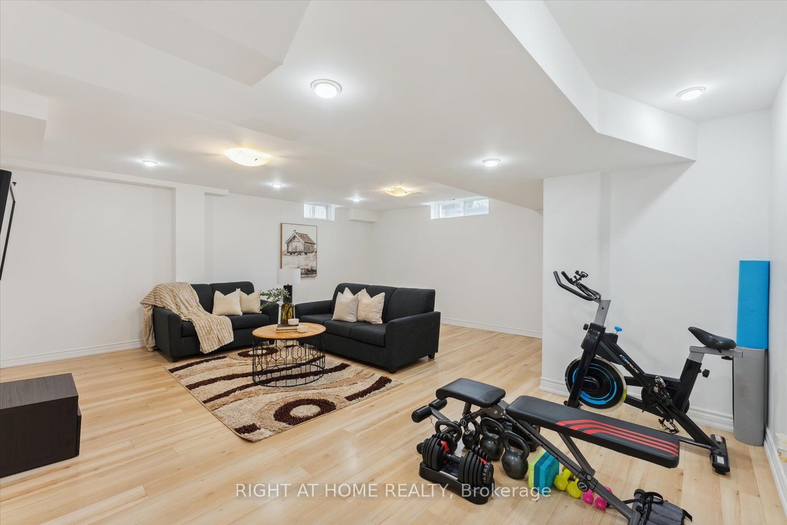 7 Carl Raby St
