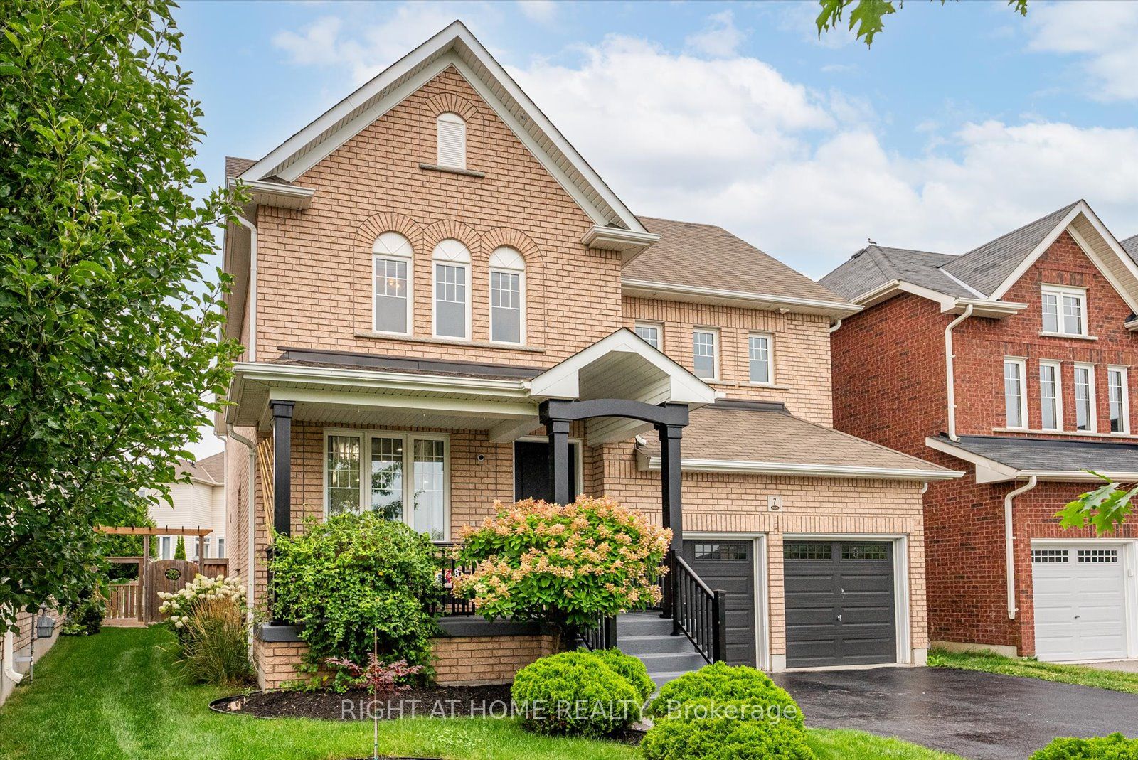 7 Carl Raby St