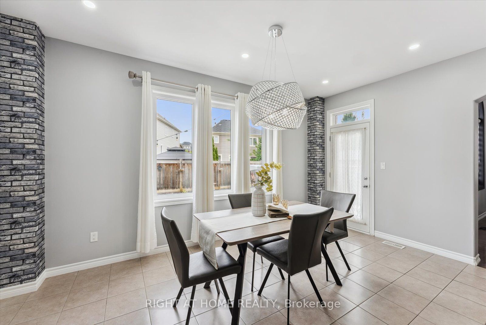 7 Carl Raby St