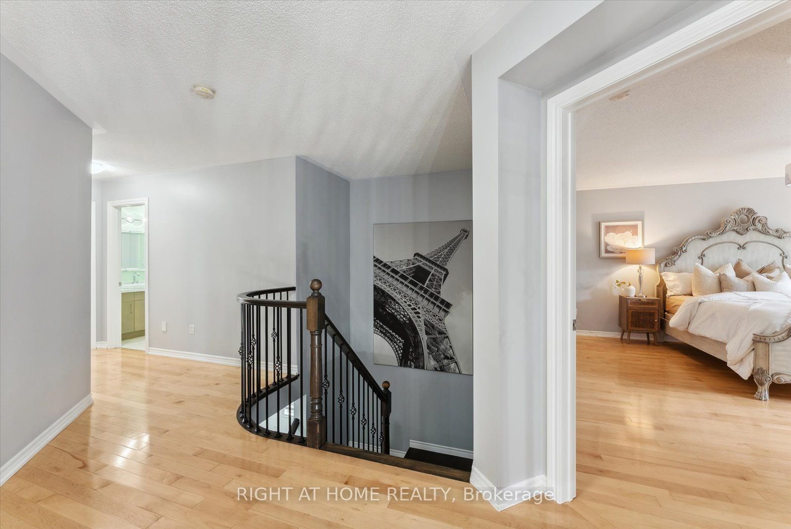 7 Carl Raby St