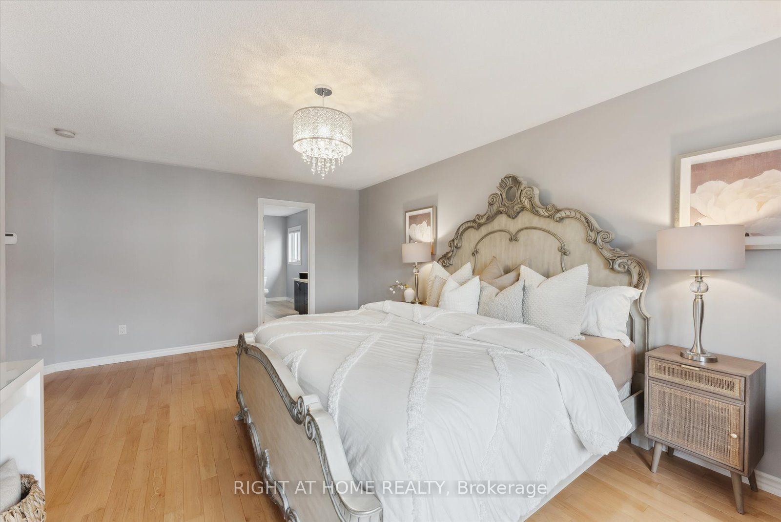 7 Carl Raby St