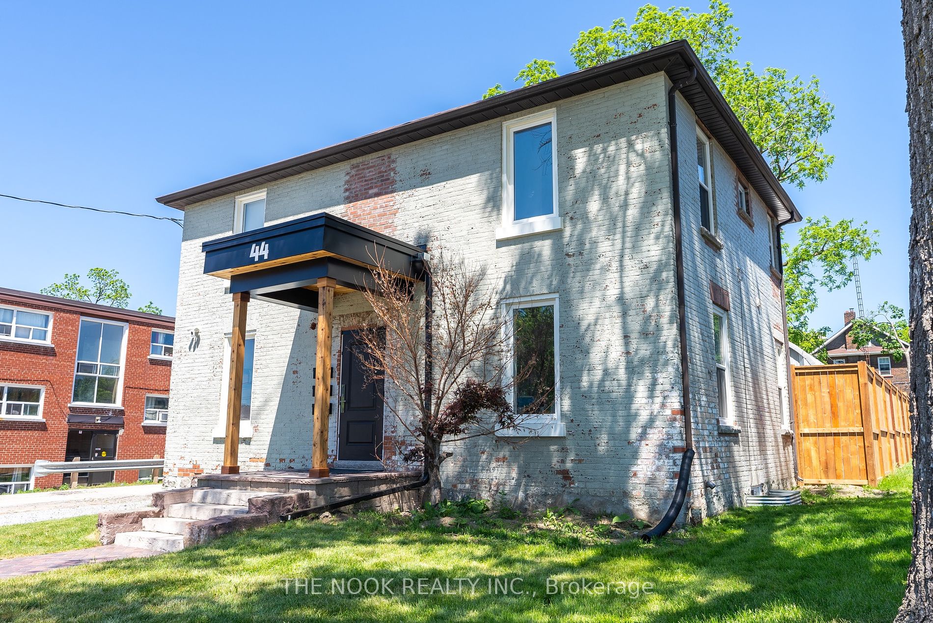 44 Colborne St E