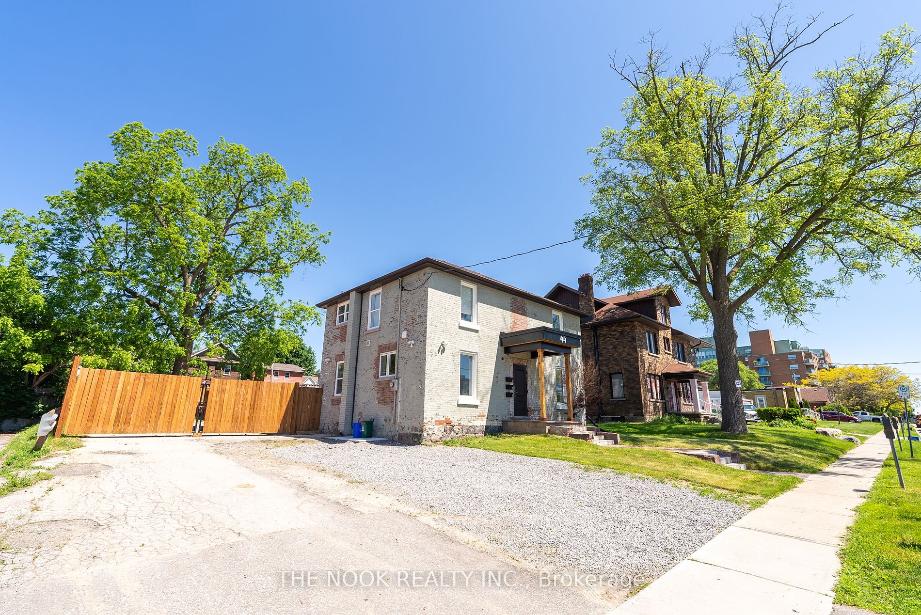 44 Colborne St E