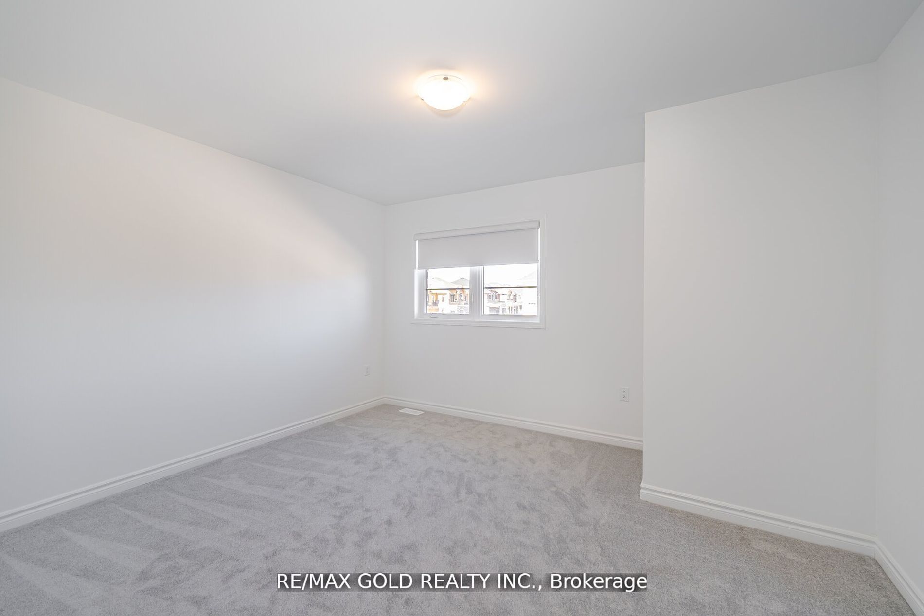 1582 Honey Locust Pl
