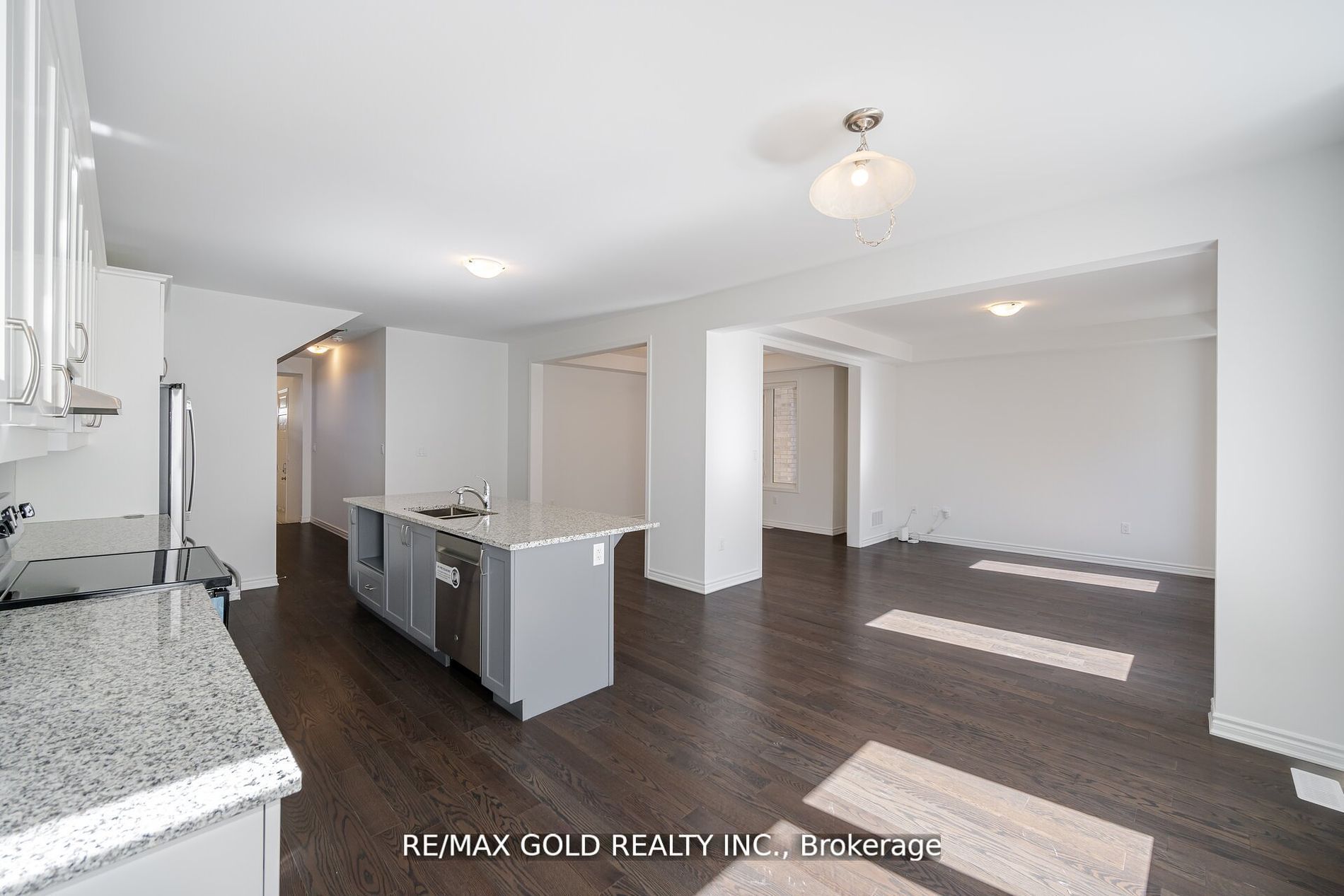 1582 Honey Locust Pl