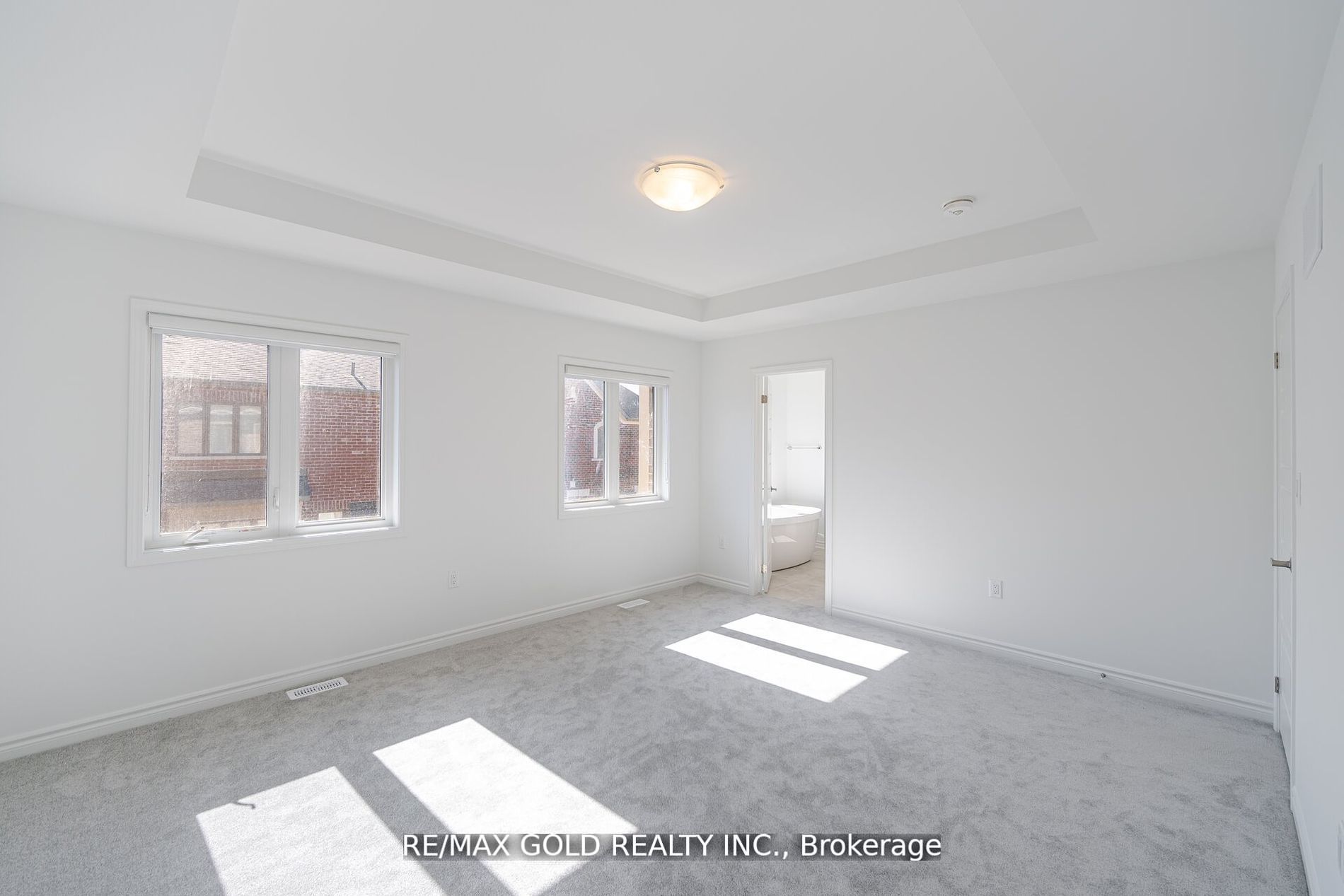 1582 Honey Locust Pl