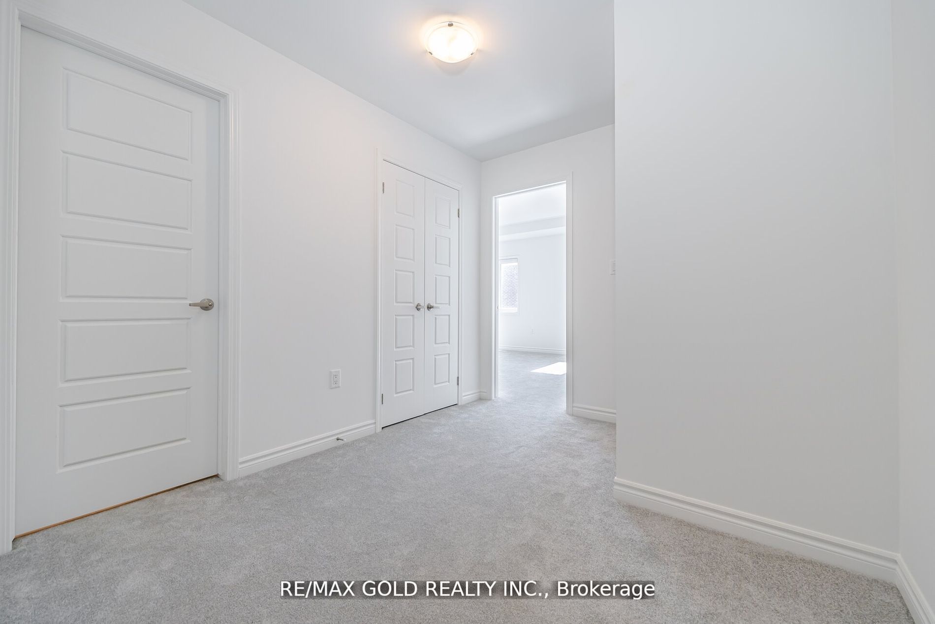 1582 Honey Locust Pl
