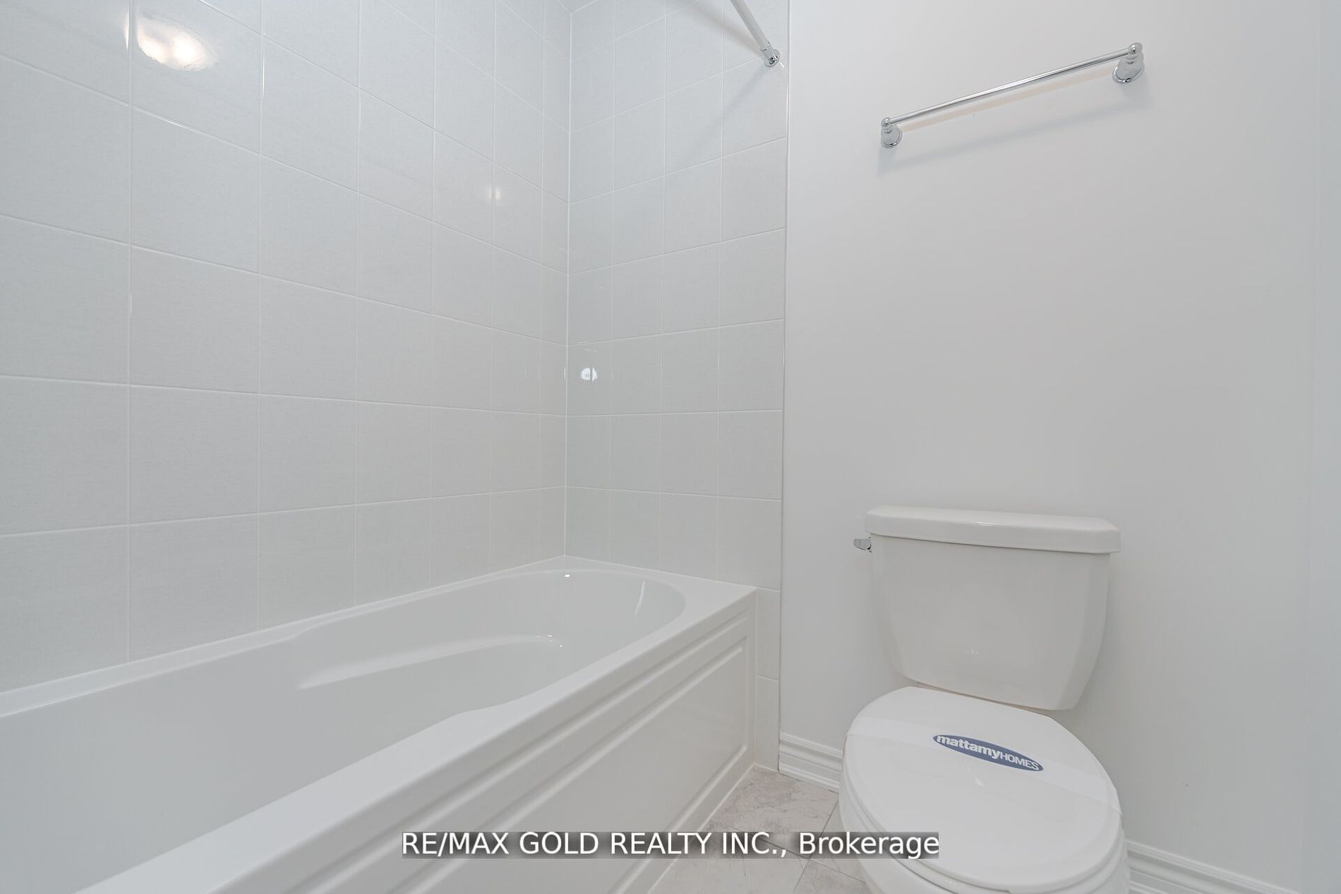 1582 Honey Locust Pl