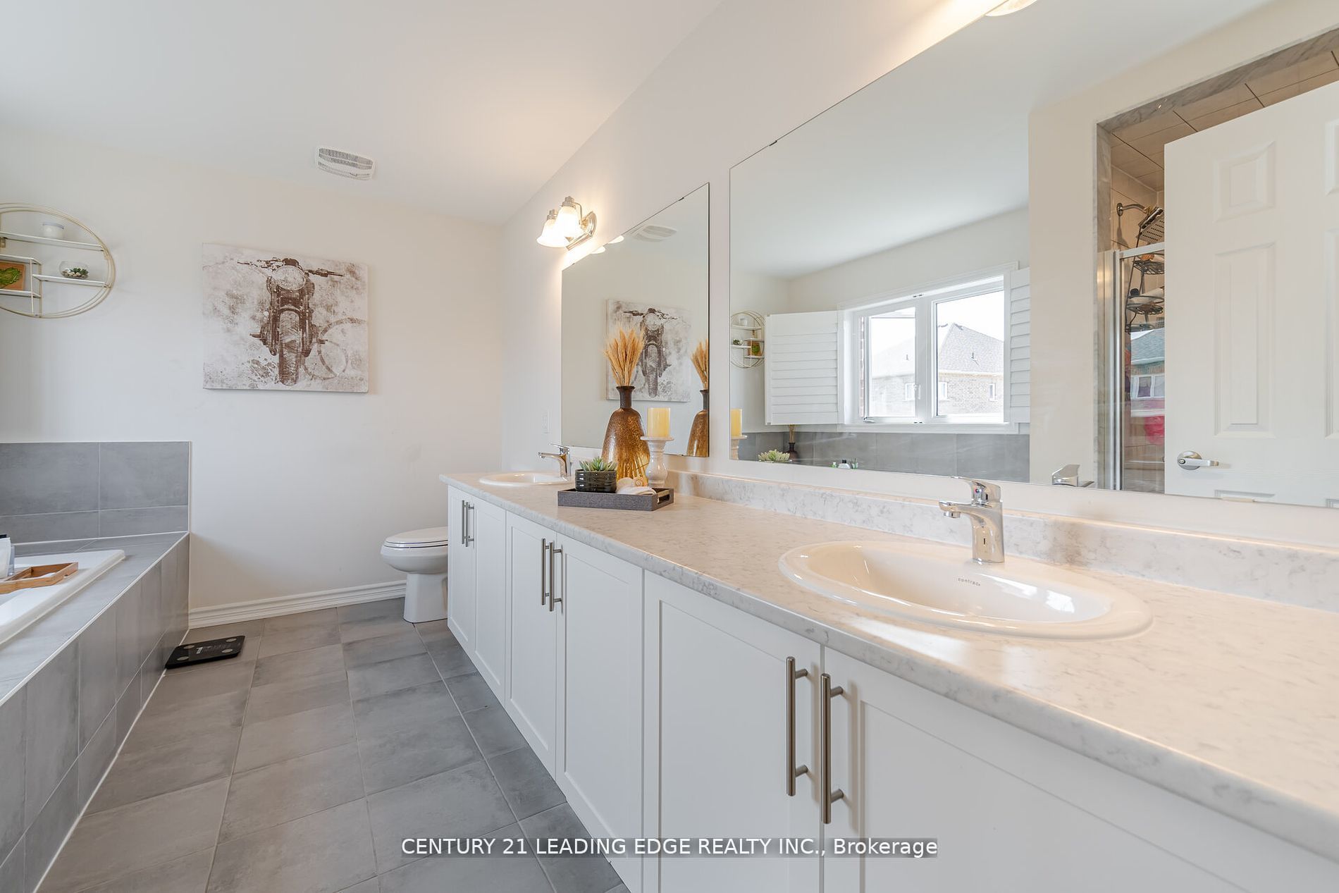 295 Northglen Boulevard