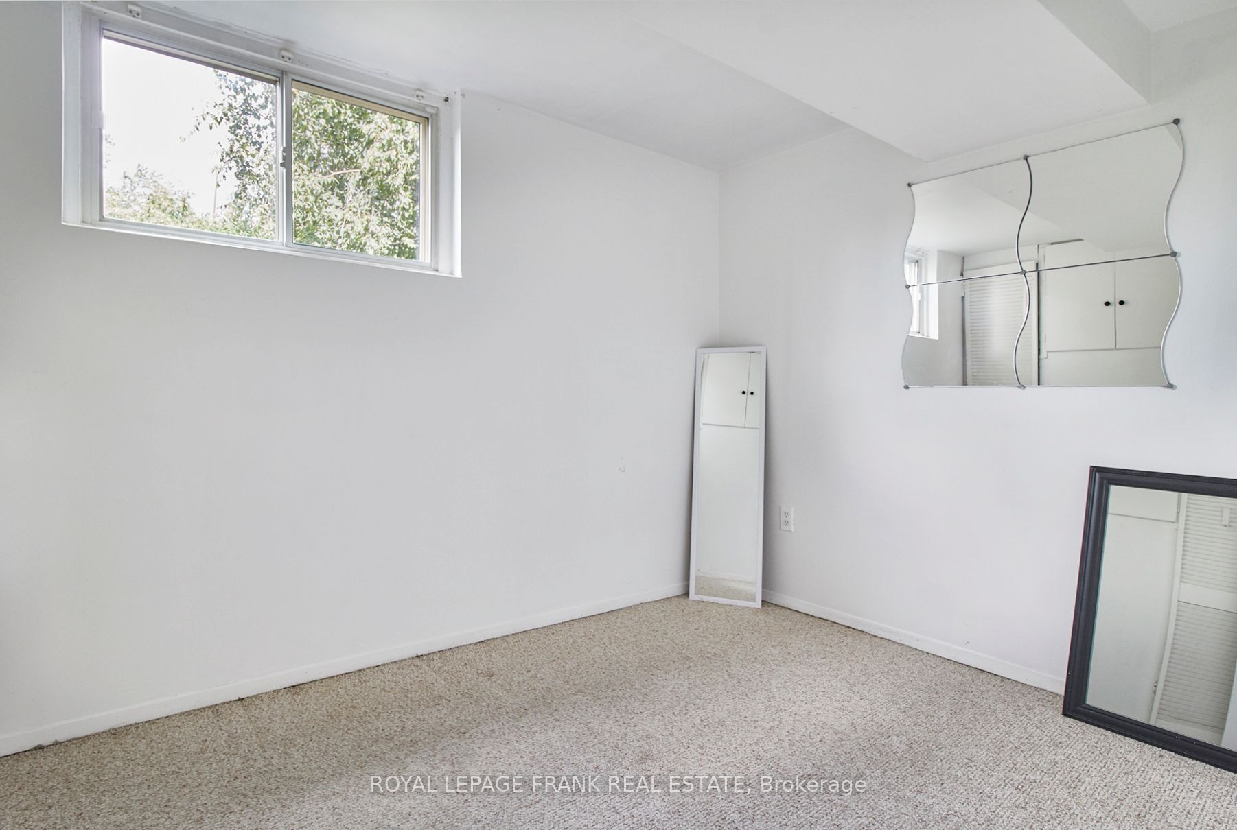 707 Walnut St W
