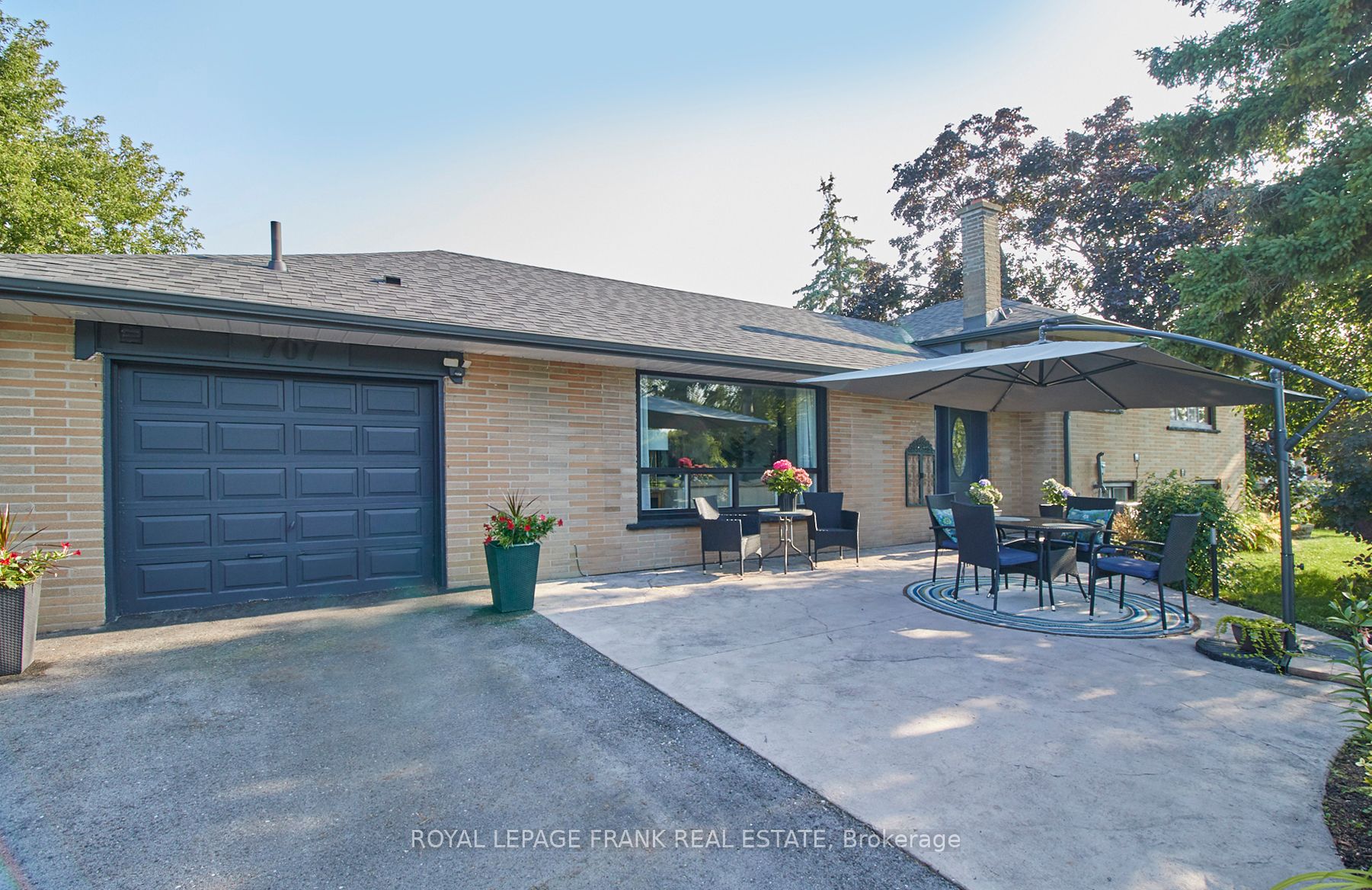 707 Walnut St W