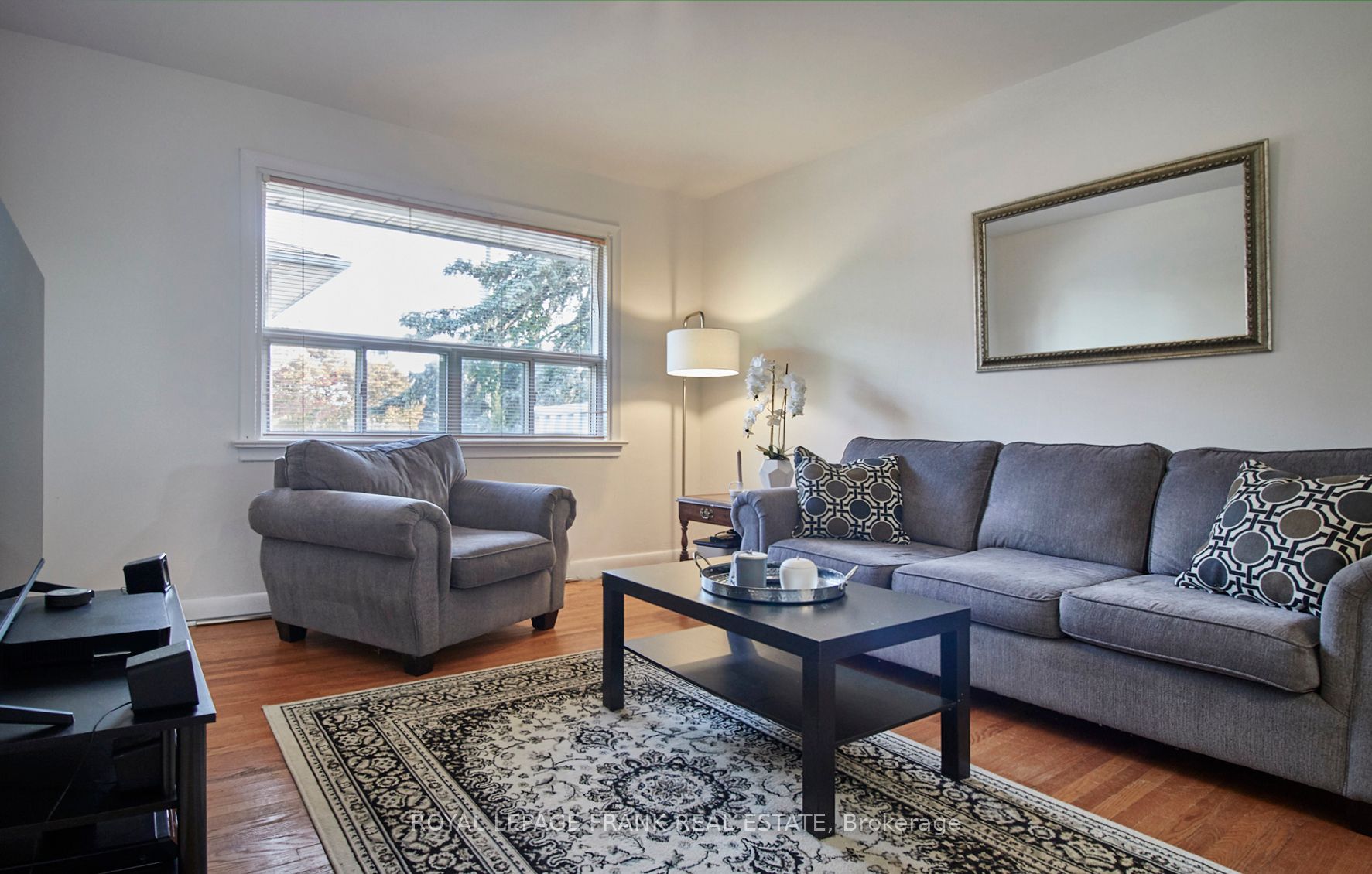 707 Walnut St W