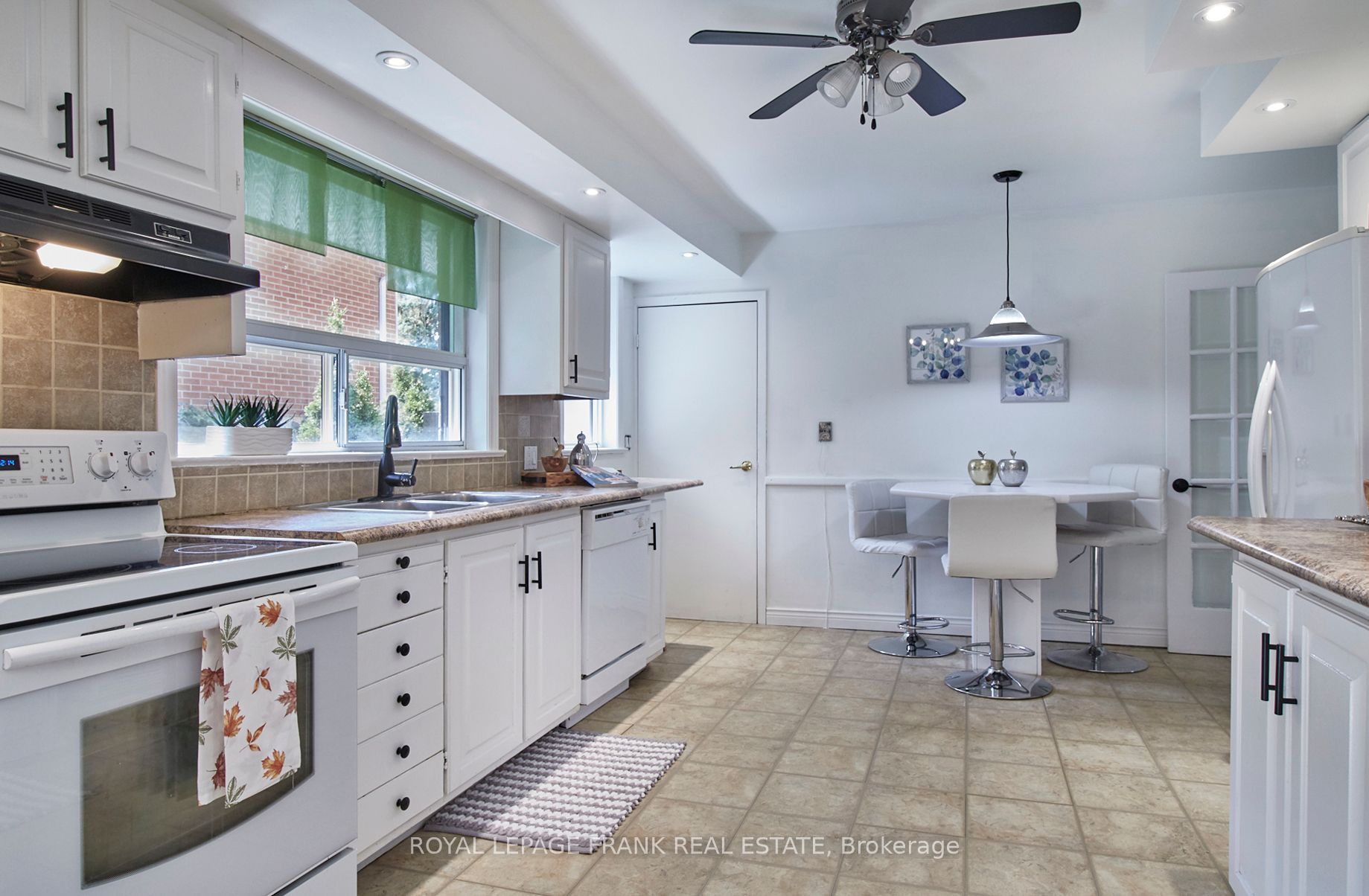 707 Walnut St W
